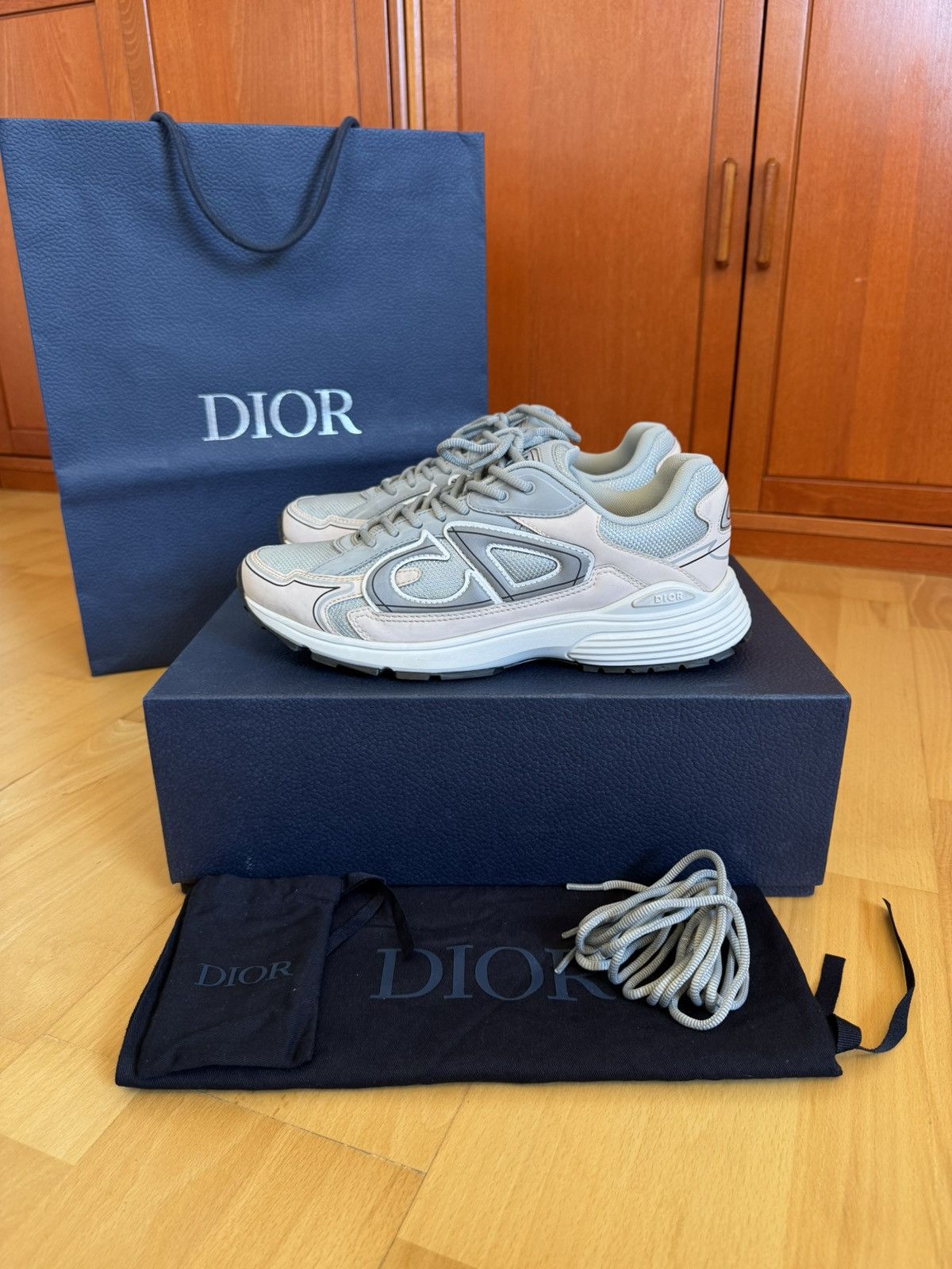 Dior Dior B30 Countdown Elephant Grey Light Pink Size US 10 / EU 43 - 1 Thumbnail