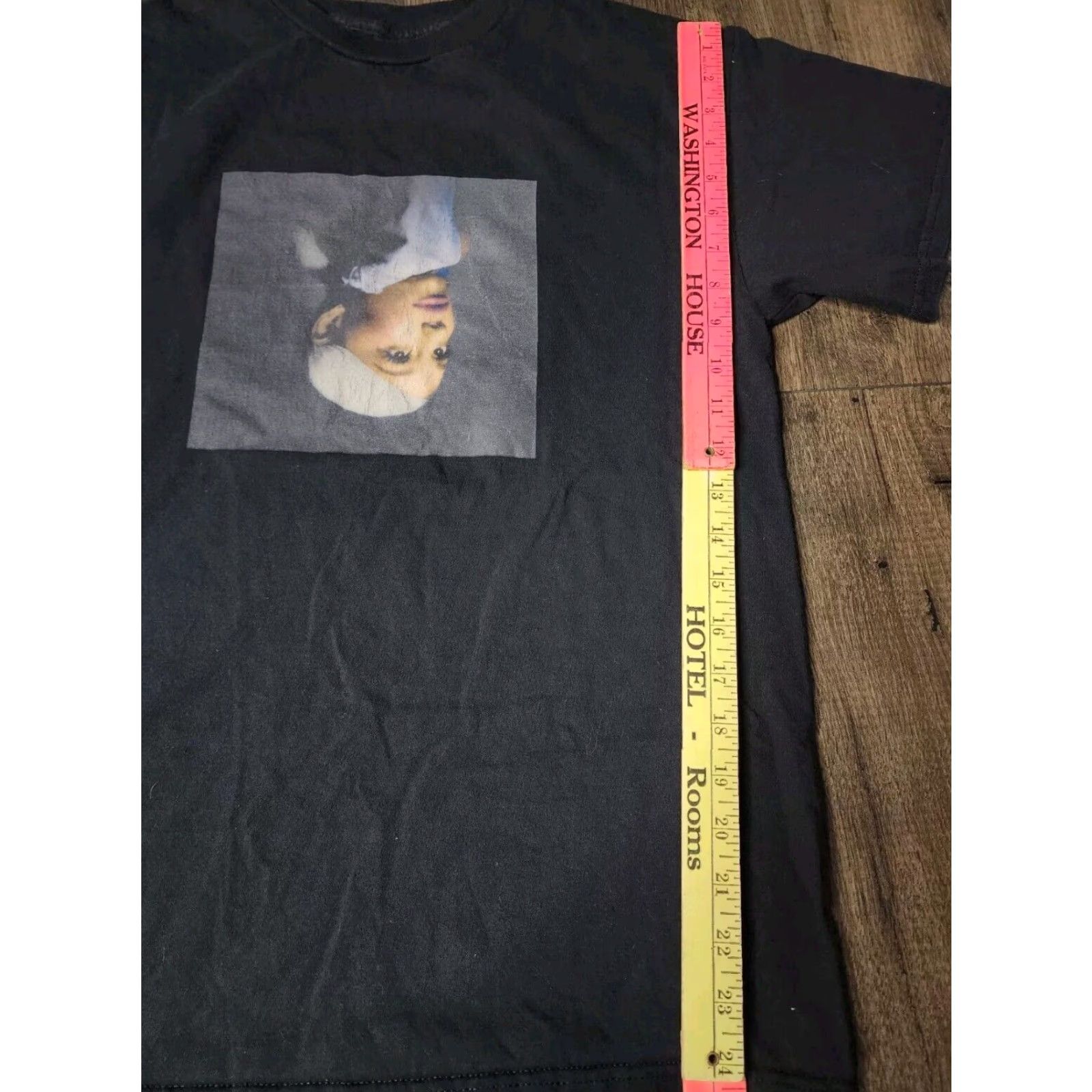 Vintage Ariana Grande Tour T Shirt Black Graphic Concert Tee Mens M Size US M / EU 48-50 / 2 - 4 Thumbnail