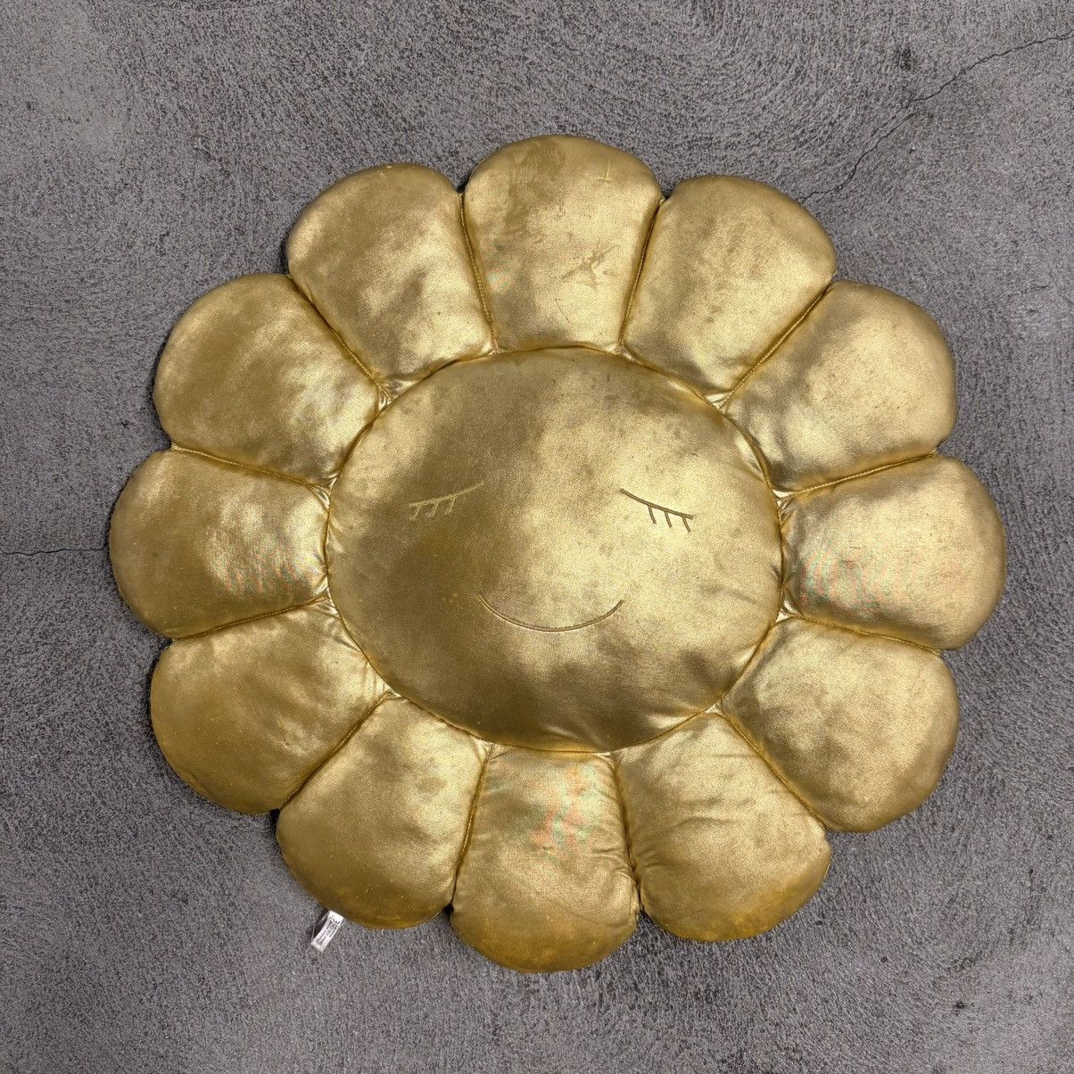Takashi Murakami FW19 - Complexcon Exclusive Gold 60CM Flower Pillow Plush Size ONE SIZE - 2 Thumbnail