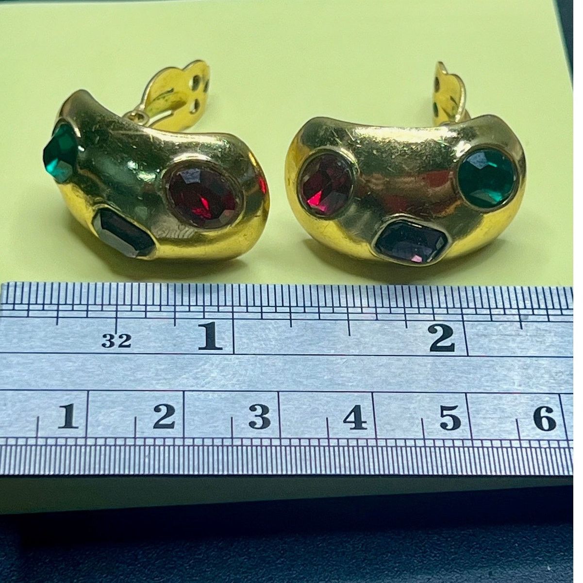 & Other Stories Ciner Moghul India Large Gripoix Gold Clip Earrings Size ONE SIZE - 14 Thumbnail