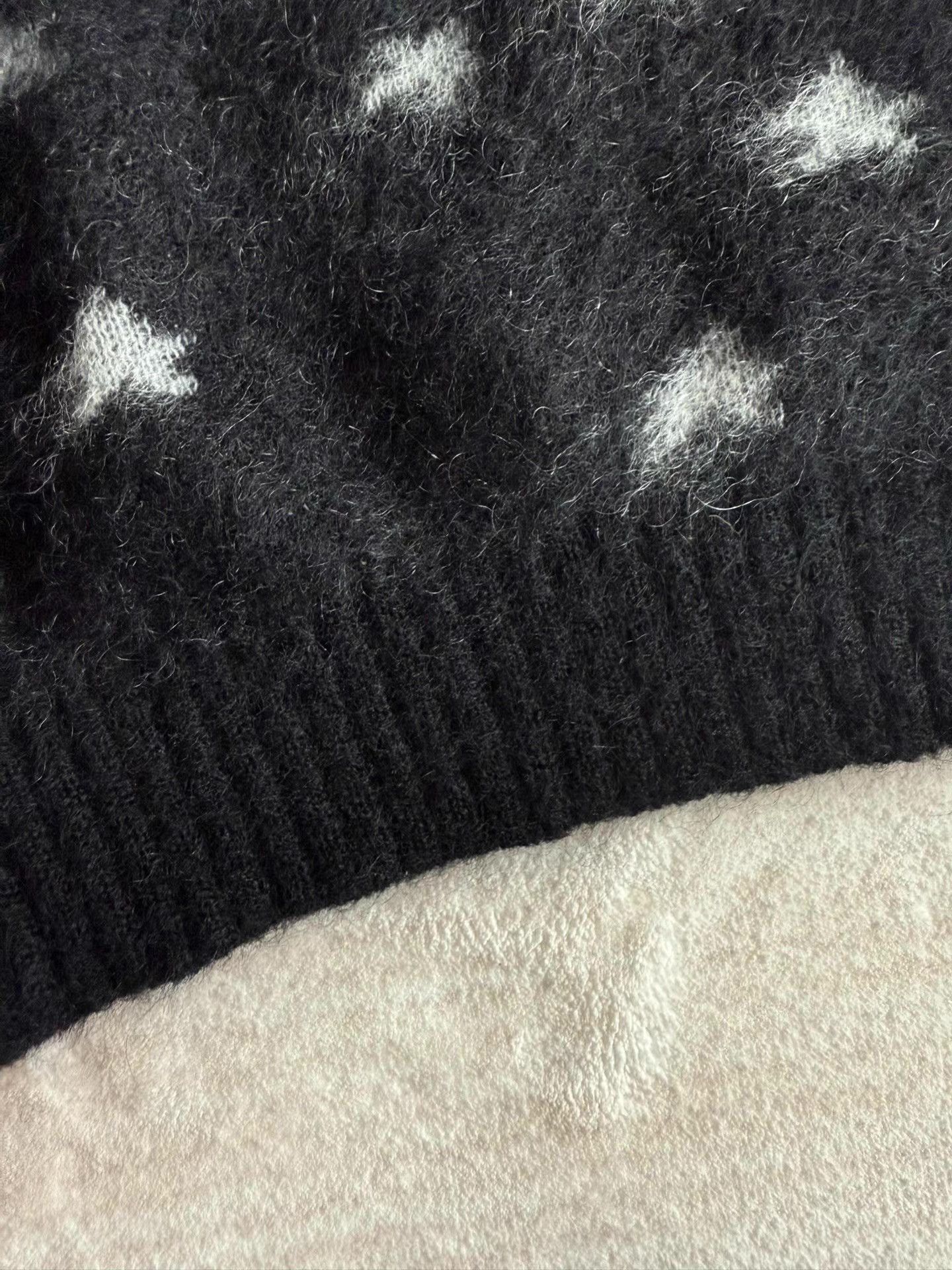 Saint Laurent Paris Saint Laurent Star Sweater Ｑ23 Size US M / EU 48-50 / 2 - 2 Thumbnail