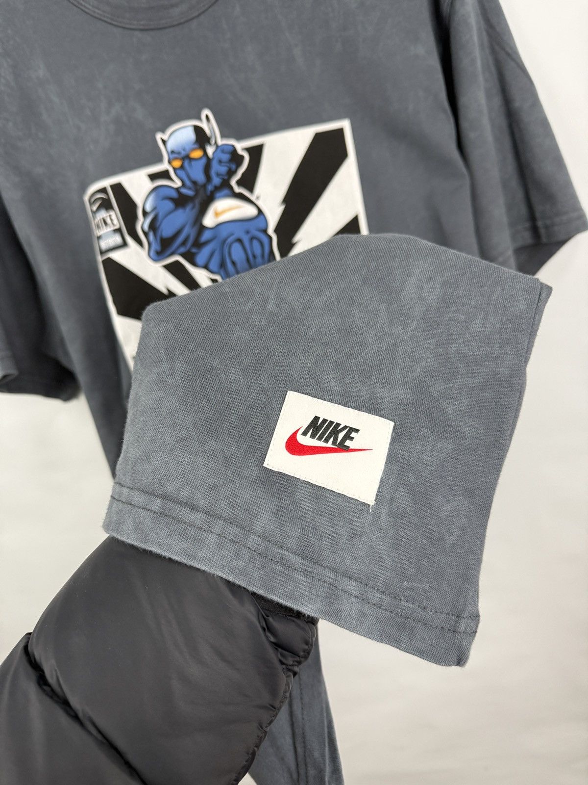 Nike 🇺🇸 Y2K Nike Swoosh Man Comics T-Shirt Rare Retro Size US M / EU 48-50 / 2 - 8 Thumbnail