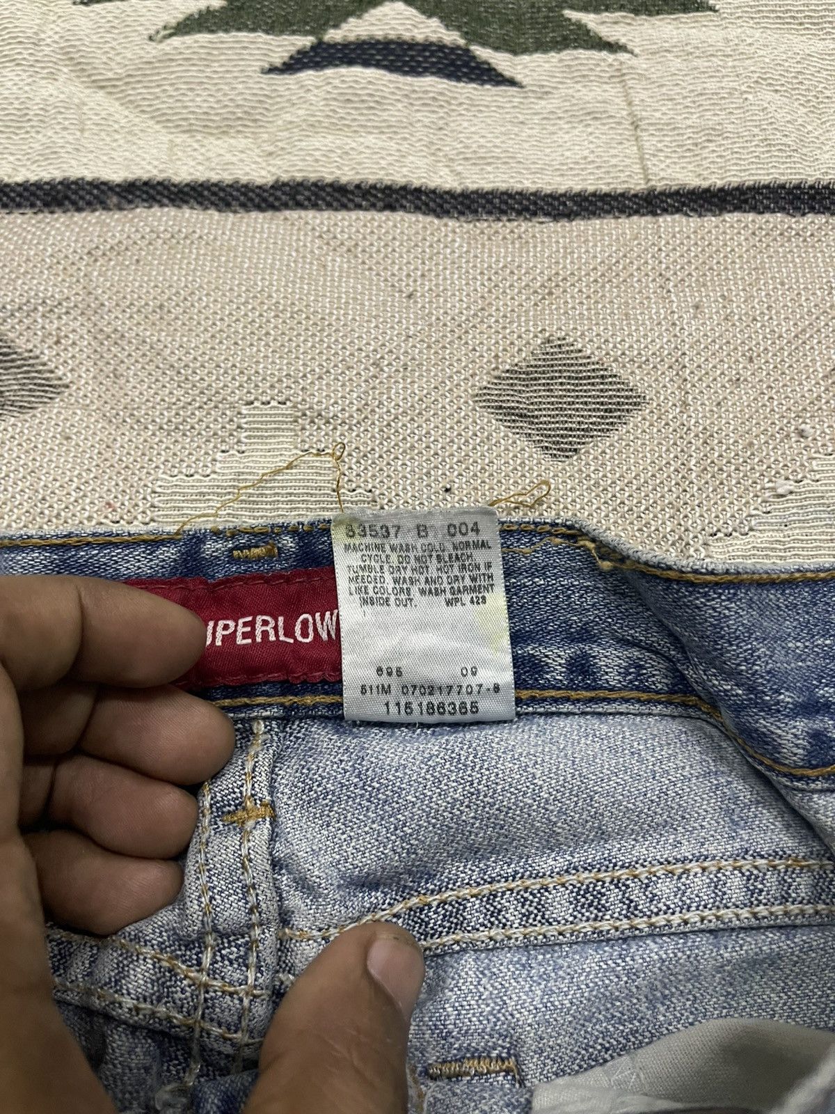 Levi's VINTAGE LEVIS 518 SUPER LOW BOOTCUT JEANS MADE IN USA Size 28" / US 6 / IT 42 - 9 Thumbnail