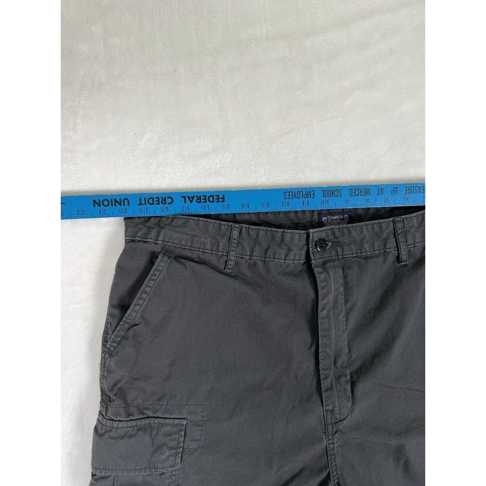 Levi's Levi’s Gray Cargo Shorts Size 40 Ripstop Y2K Baggy Size US 40 / EU 56 - 3 Thumbnail