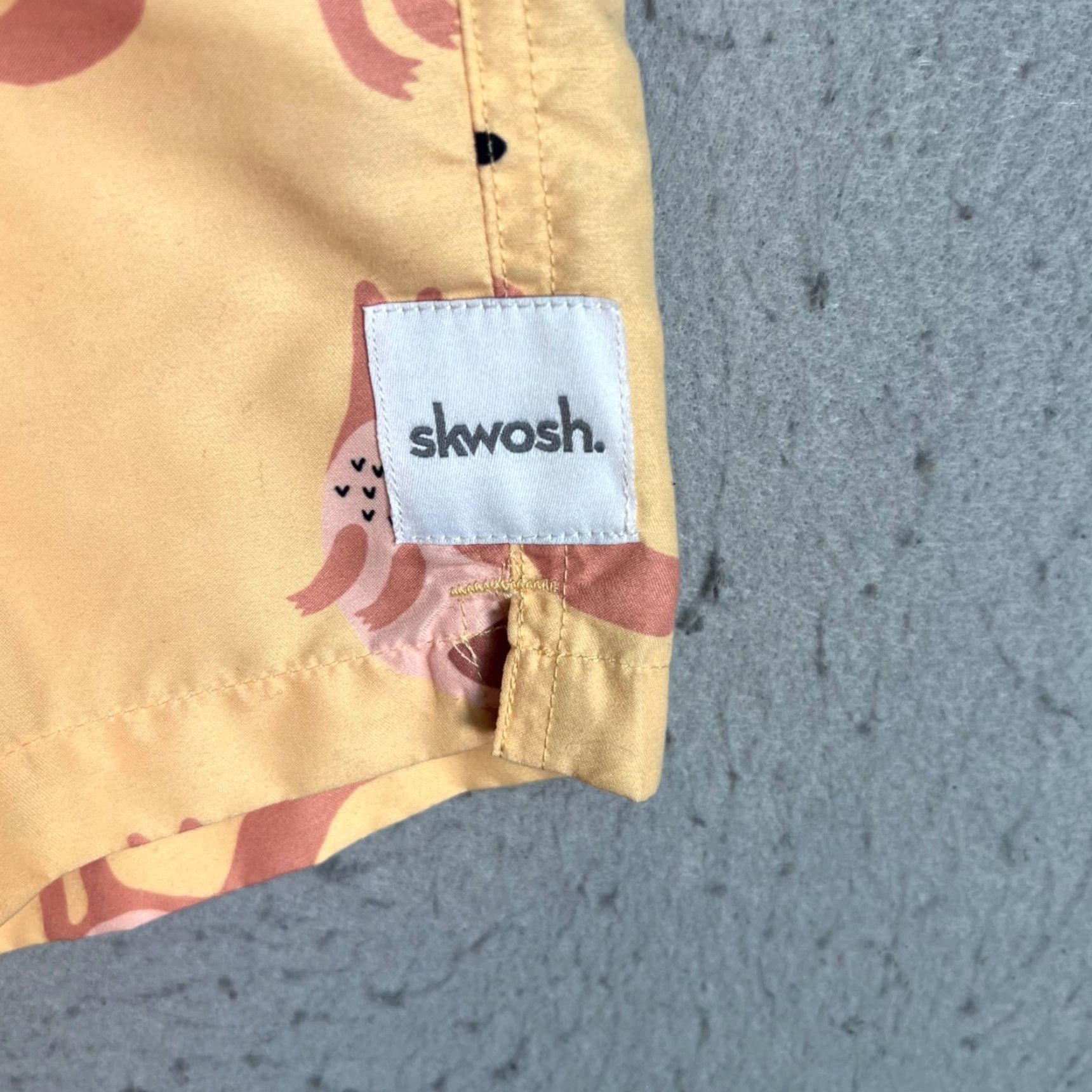 Vintage Skwosh Mens Size Small Kangaroo Print Swim Shorts Yellow Size US 31 - 7 Thumbnail