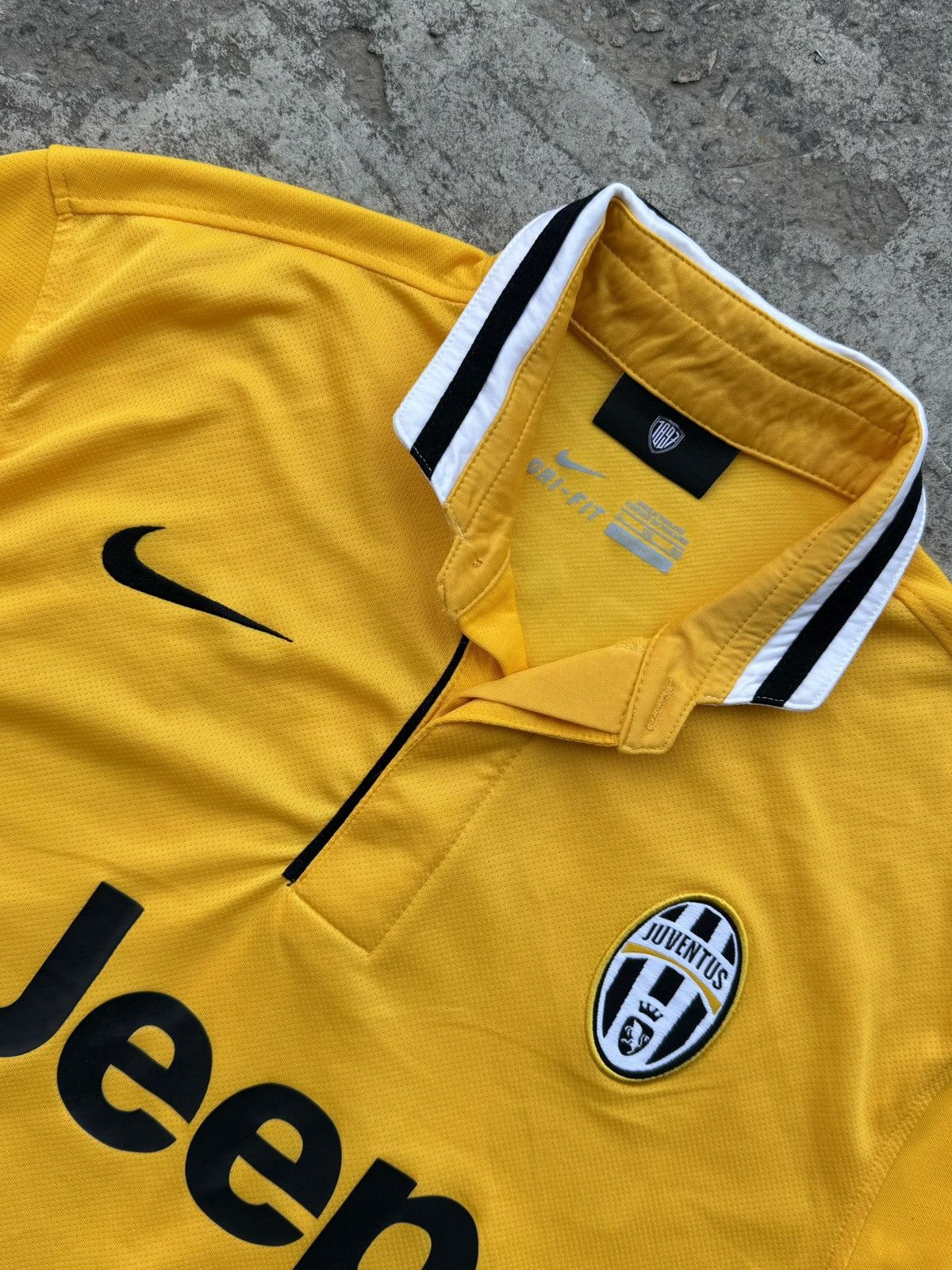 Other Juventus 2014 Away Y2K Yellow Blokecore Drill Soccer Jersey Size US M / EU 48-50 / 2 - 5 Thumbnail