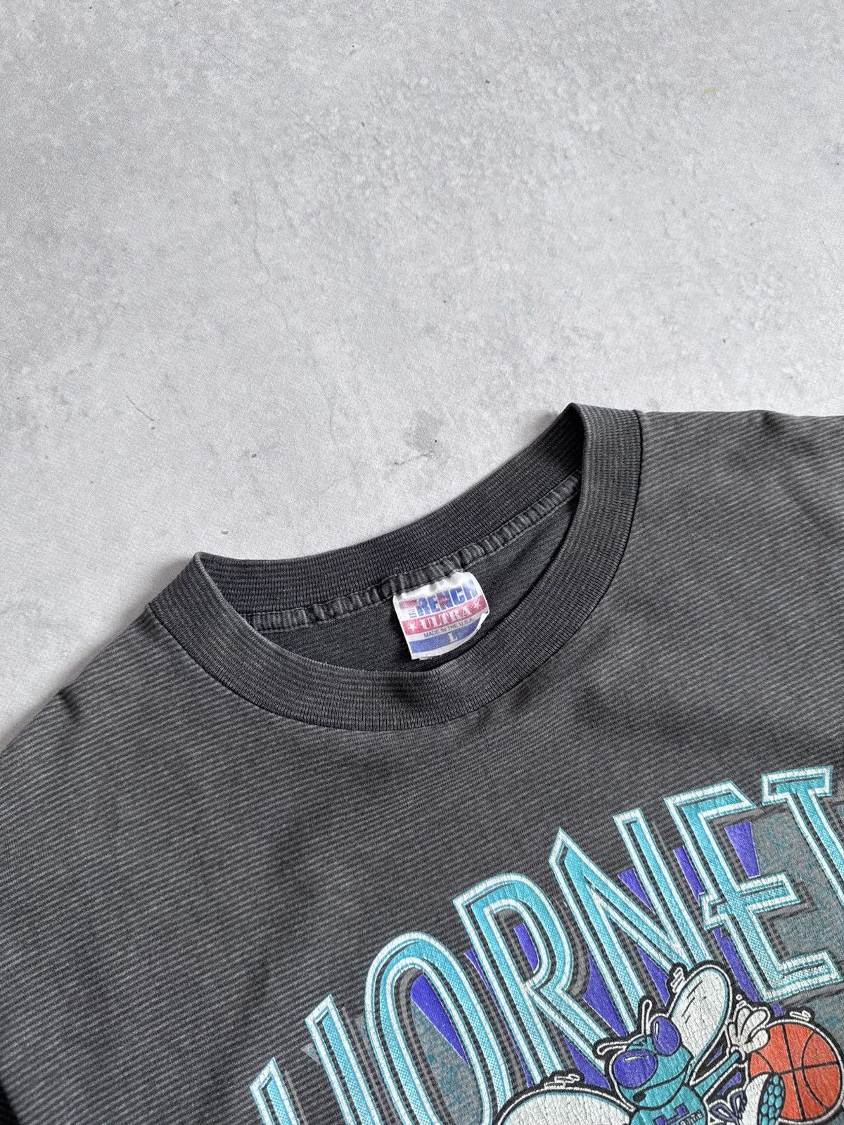 Other Charlotte Hornets Vintage 1988 NBA Basketball Archive Tee Size US L / EU 52-54 / 3 - 4 Thumbnail