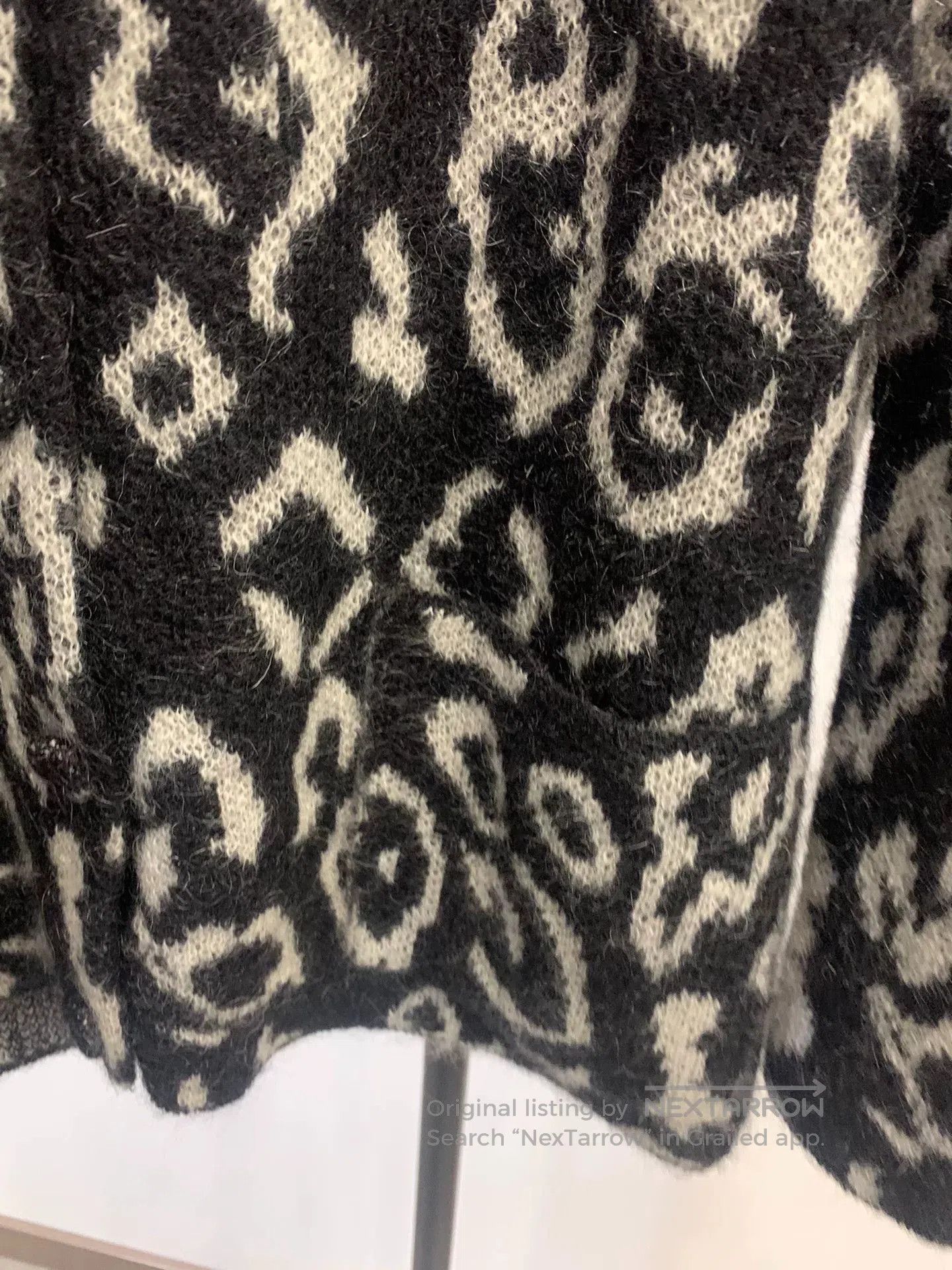 Saint Laurent Paris Saint Laurent Leopard Print Cardigan. Size XS / US 0-2 / IT 36-38 - 5 Thumbnail