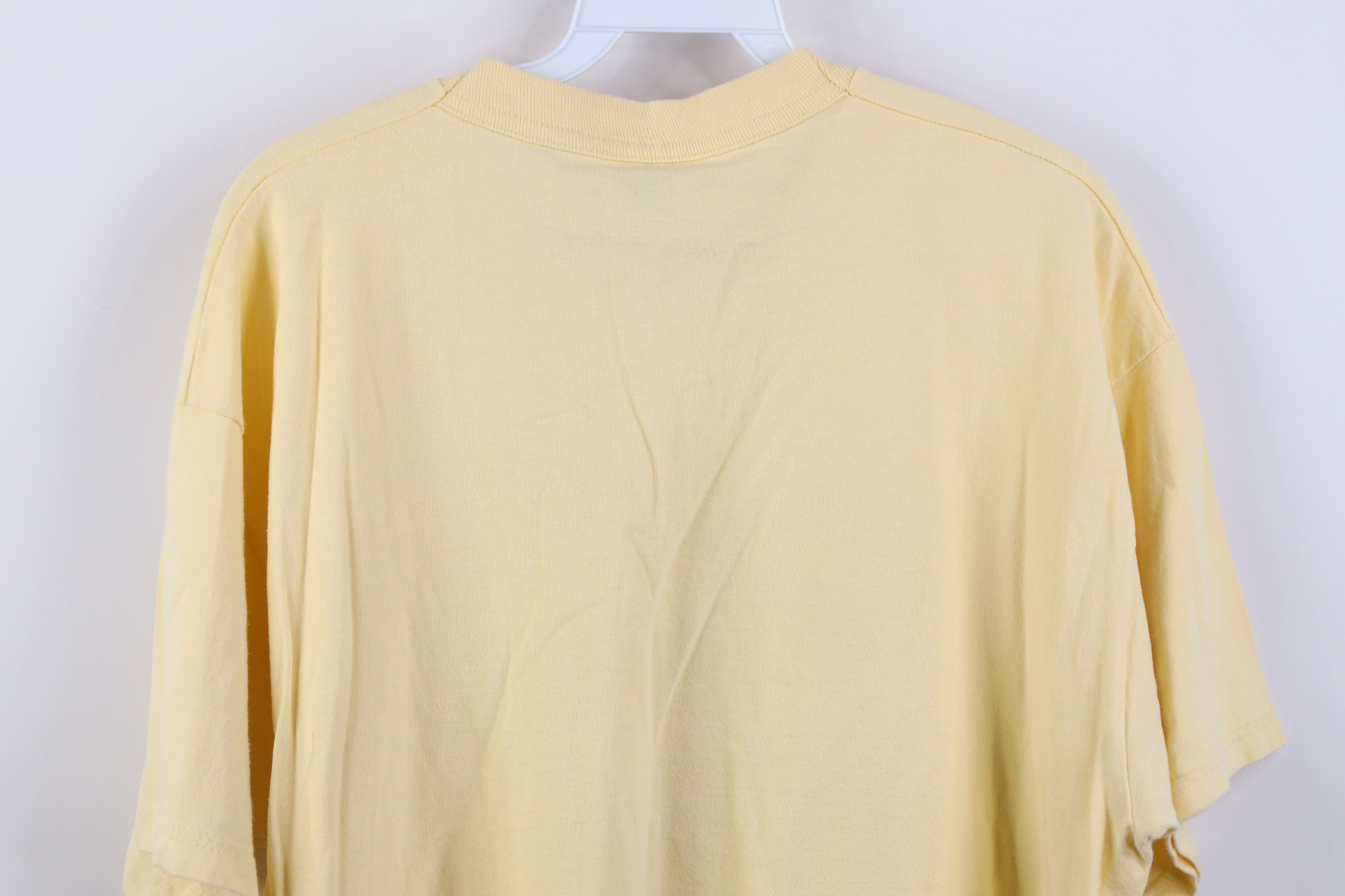 Vintage Vintage 90s Streetwear Abstract Art Canada Moose T-Shirt Size US XL / EU 56 / 4 - 13 Thumbnail