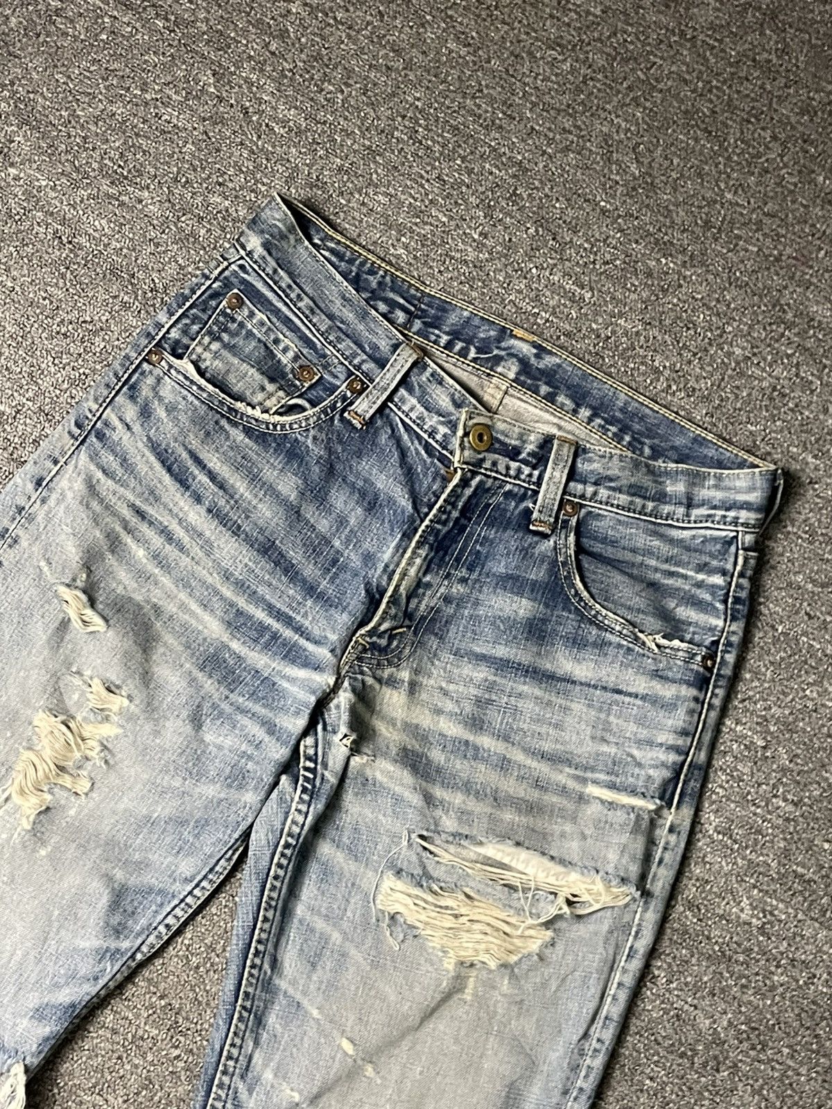 Levi's × Vintage LEVIS Distressed Denim Ripped Jeans (83) Size US 30 / EU 46 - 2 Thumbnail