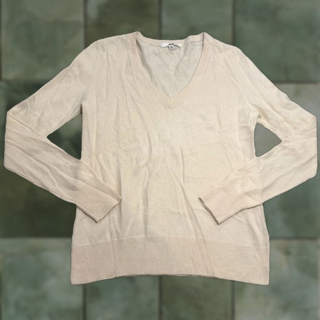Uniqlo Uniqlo Jumper Cashmere Sweater XS Cream Long Sleeve V-Neck Size 26" / US 2 / IT 38 - 1 Thumbnail