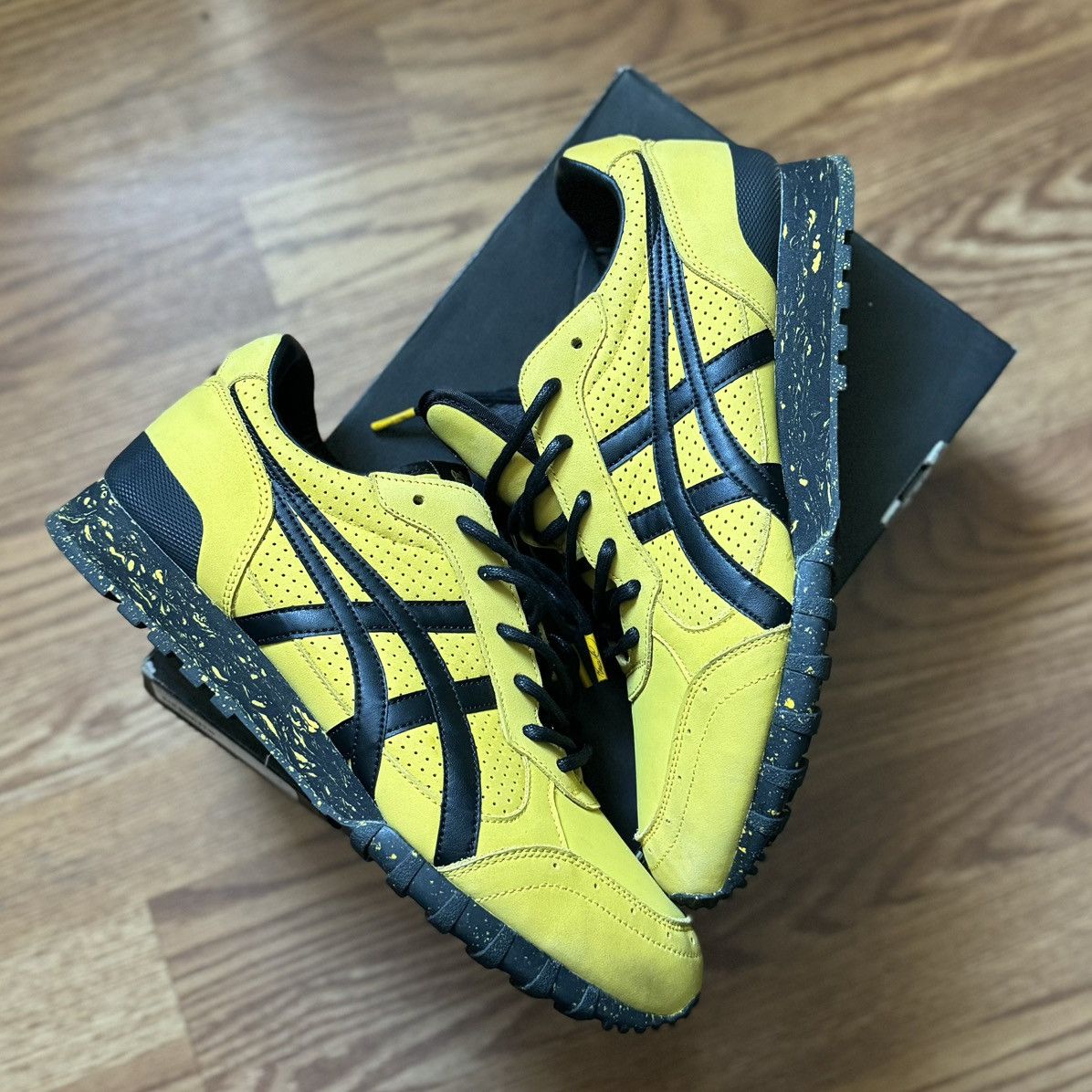 Bruce lee asics jordan 2025