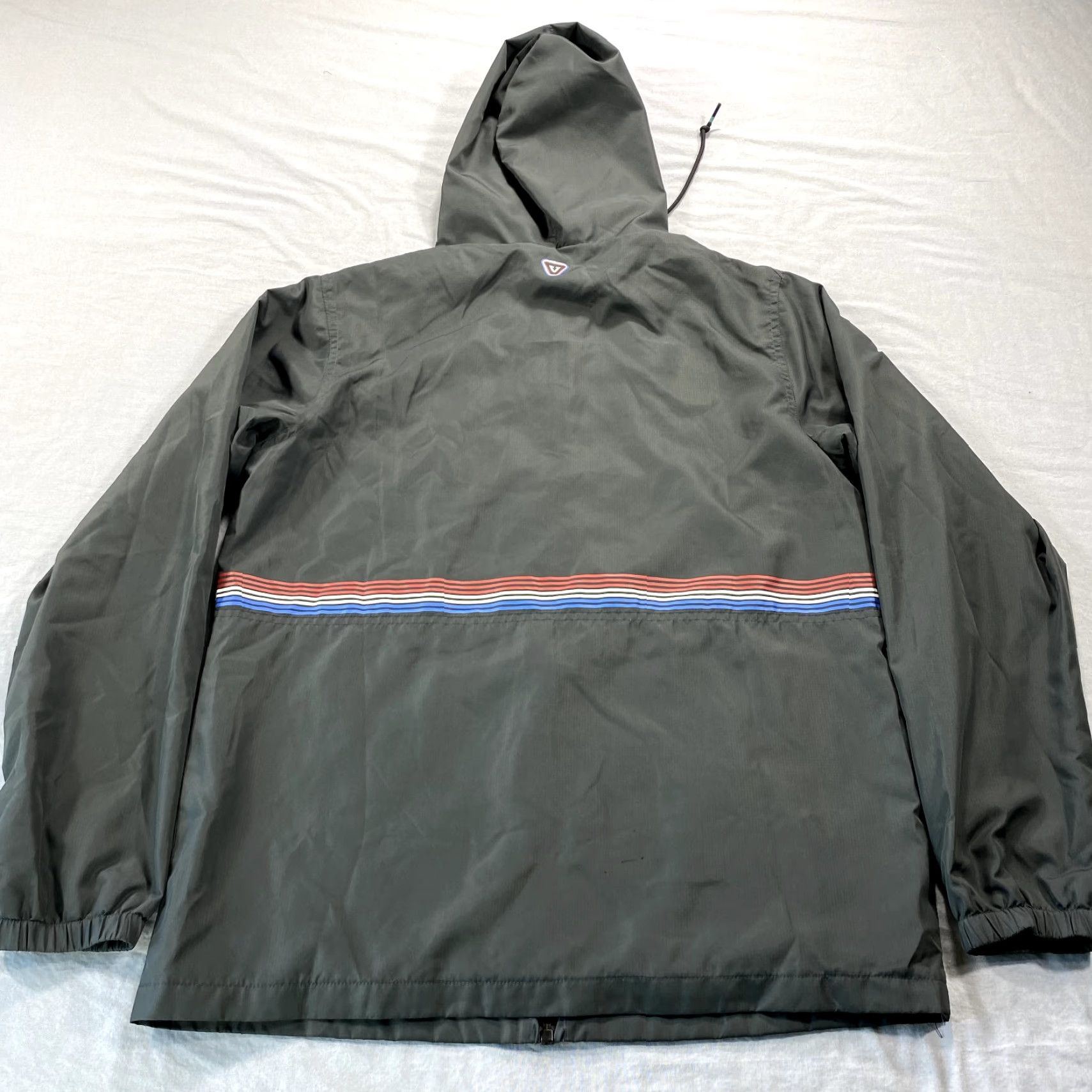Vissla Vissla Windbreaker Jacket Adult Small Black Regular Mens Zip Hooded Water Resistant Casual Surf Coat Wind-Resistant Logo Beach Outdoor 90s? Size US S / EU 44-46 / 1 - 2 Thumbnail