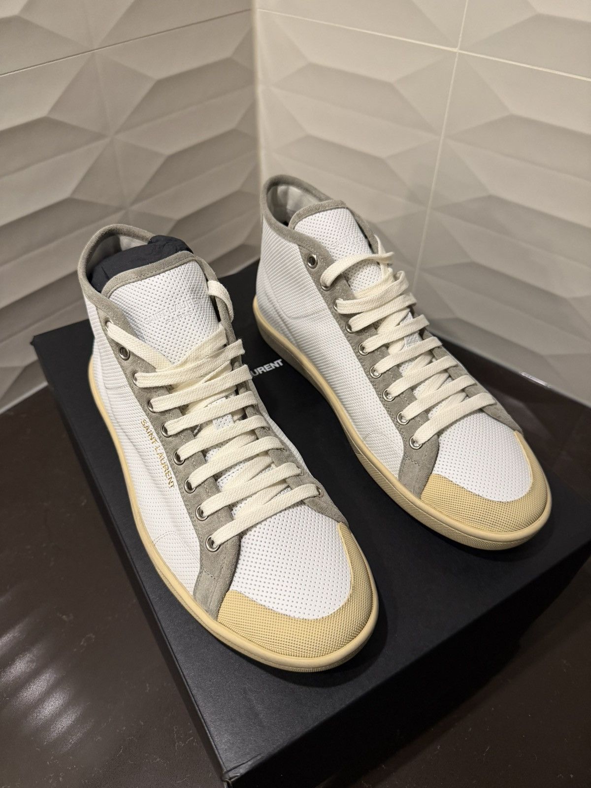 🔥 Saint Laurent Paris SL39 Mid Top Size 42 – Blanc Optique 🔥
