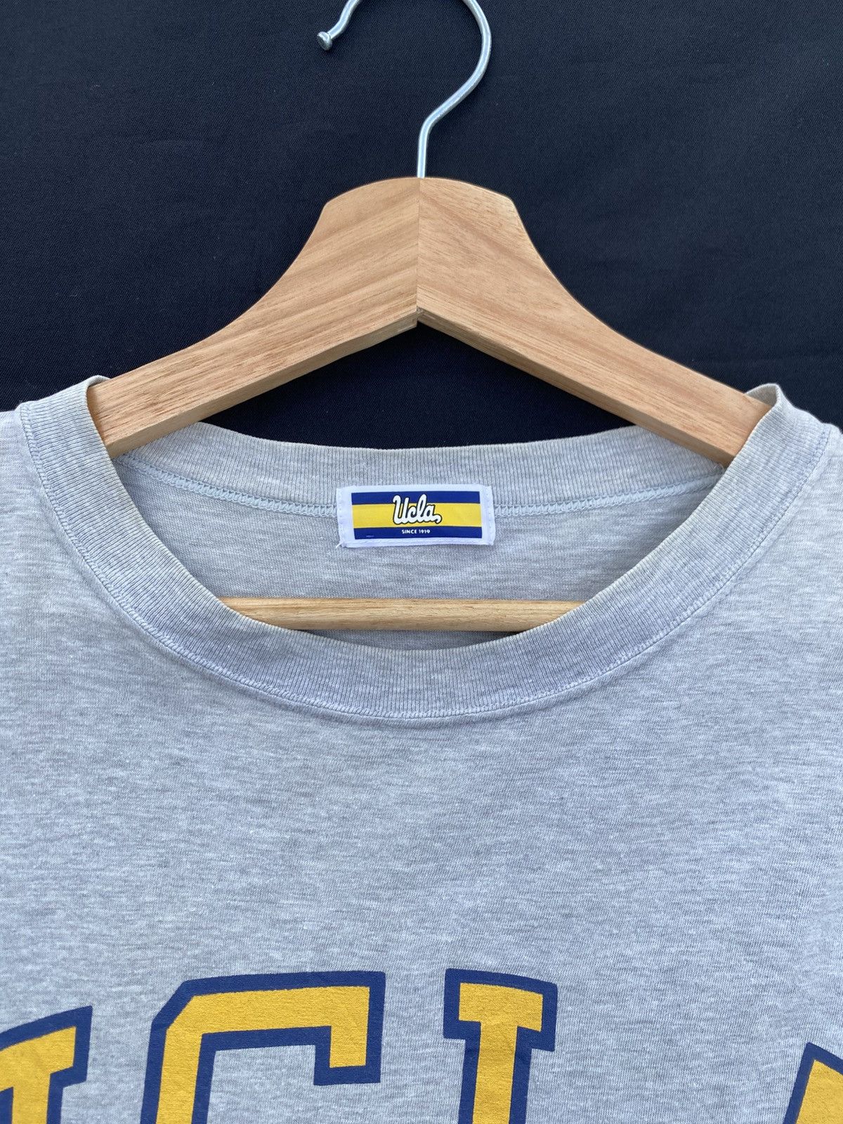 Vintage Rare Vintage UCLA Bruins Tshirt Size US L / EU 52-54 / 3 - 6 Thumbnail