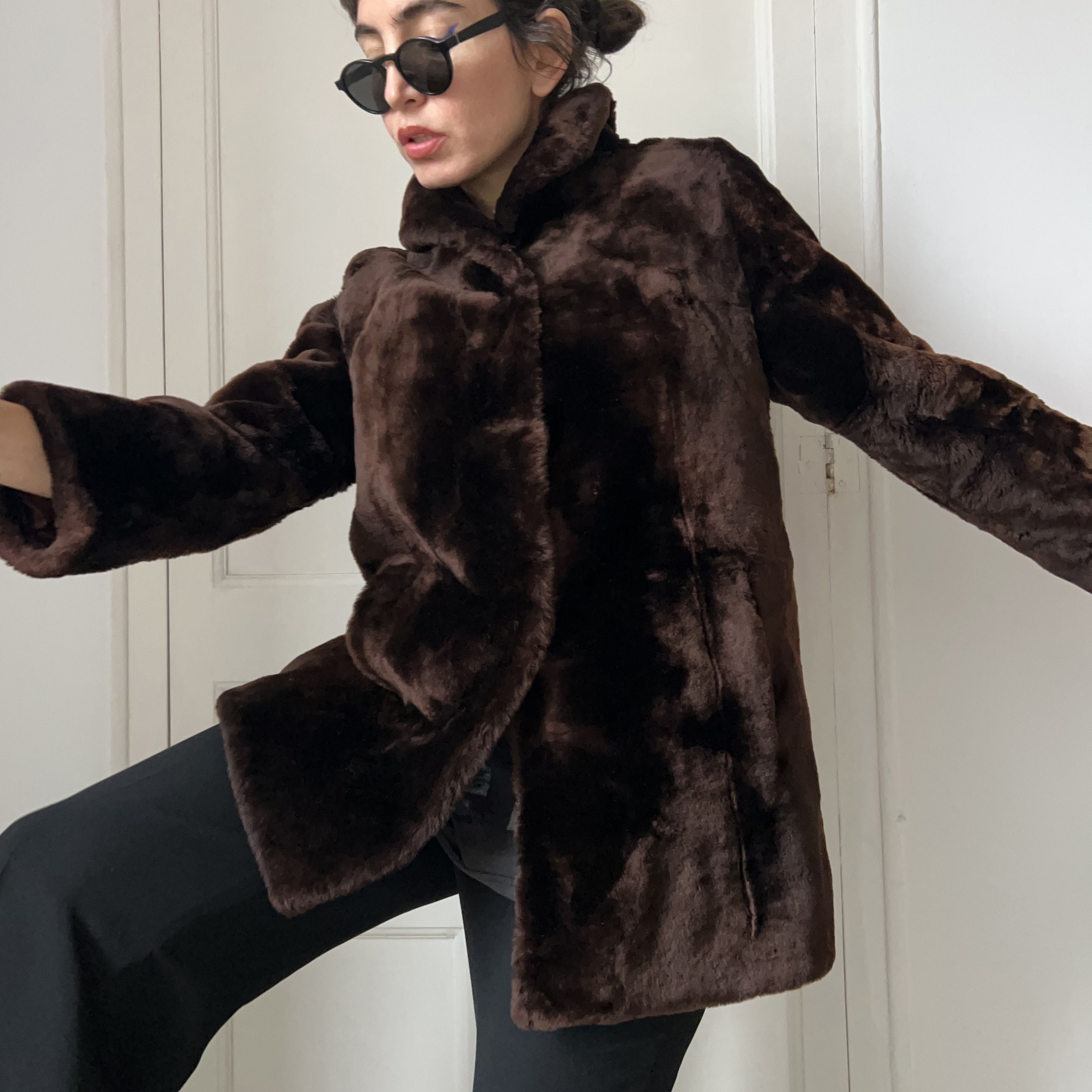 Vintage Vintage 1990s Brown Mouton Fur Coat Size S / US 4 / IT 40 - 4 Thumbnail