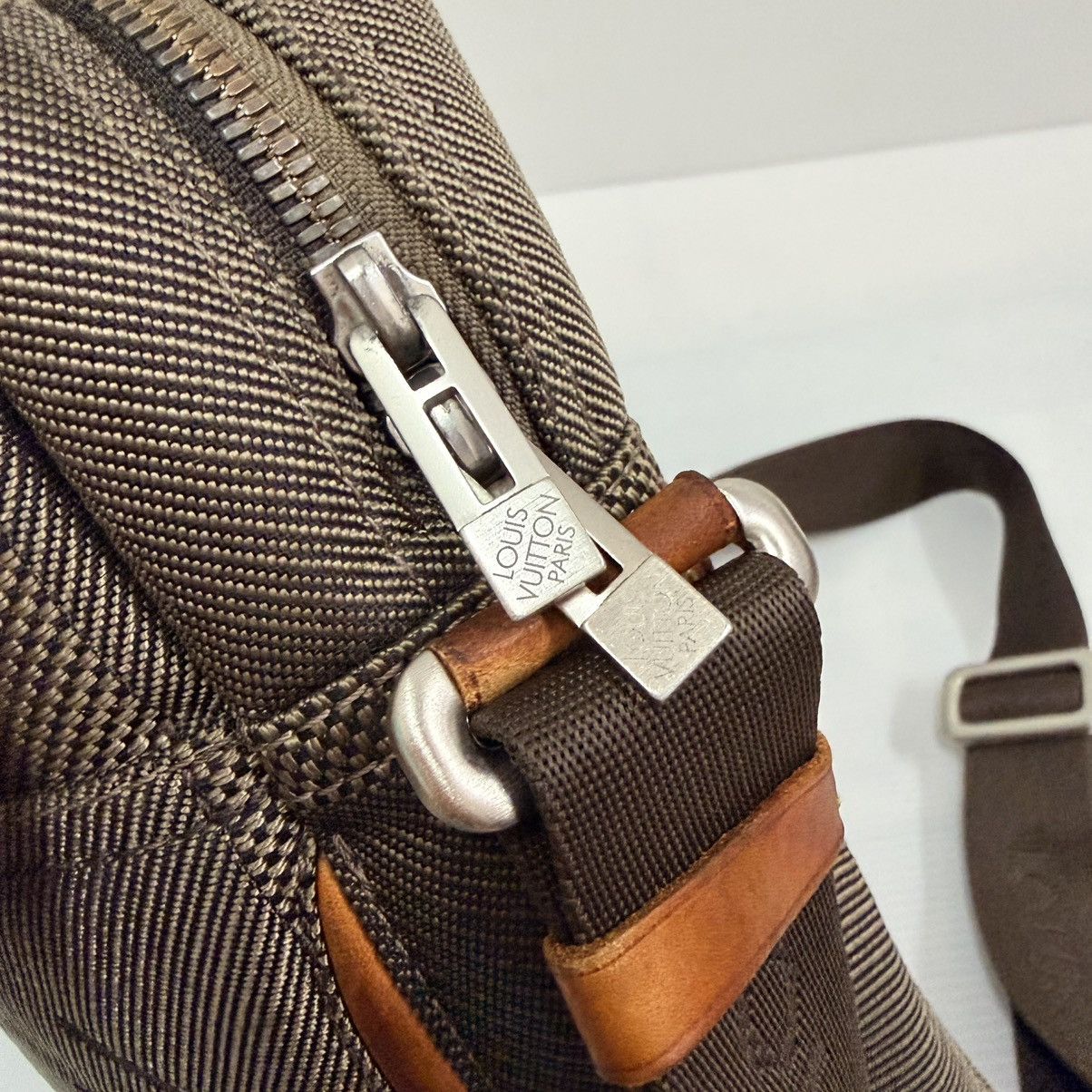 Louis Vuitton Louis Vuitton Canvas Sport Sling Bag Size ONE SIZE - 9 Thumbnail