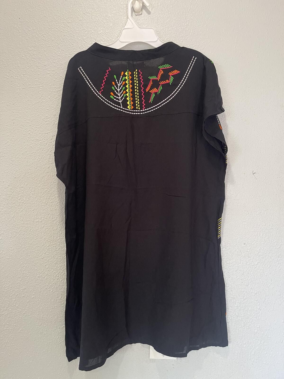 The Unbranded Brand Black Embroidered Short Sleeve Tunic Size ONE SIZE - 2 Thumbnail
