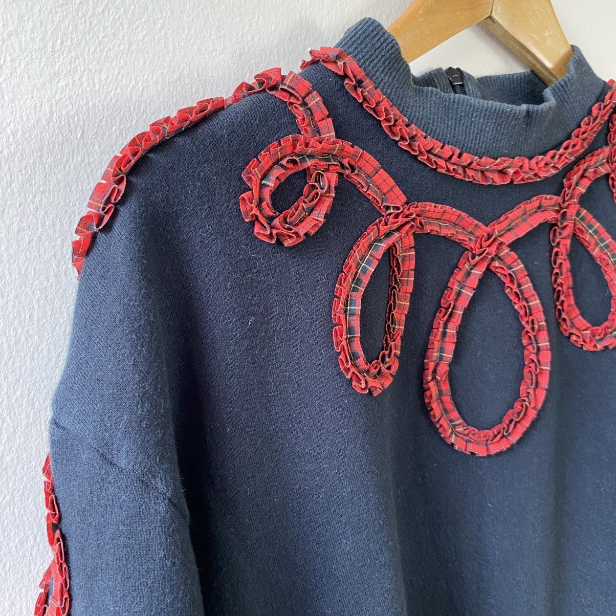 Kenzo KENZO Black Top with Red Loop Embroidery Size M / US 6-8 / IT 42-44 - 4 Thumbnail