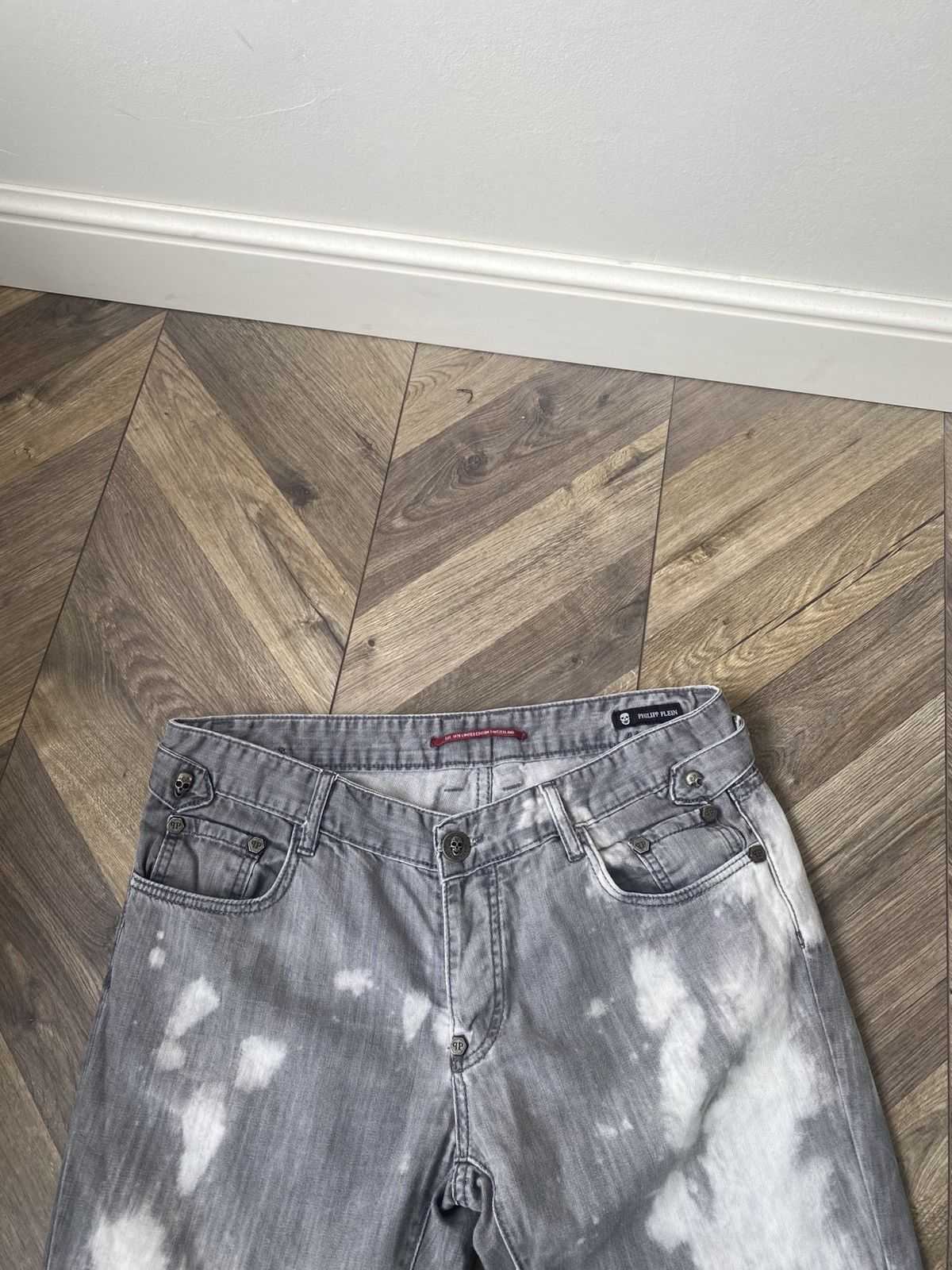 Designer × Philipp Plein × Vintage Vintage Philipp Plein Metal Logo Skull Gray Shorts Size US 34 / EU 50 - 6 Thumbnail