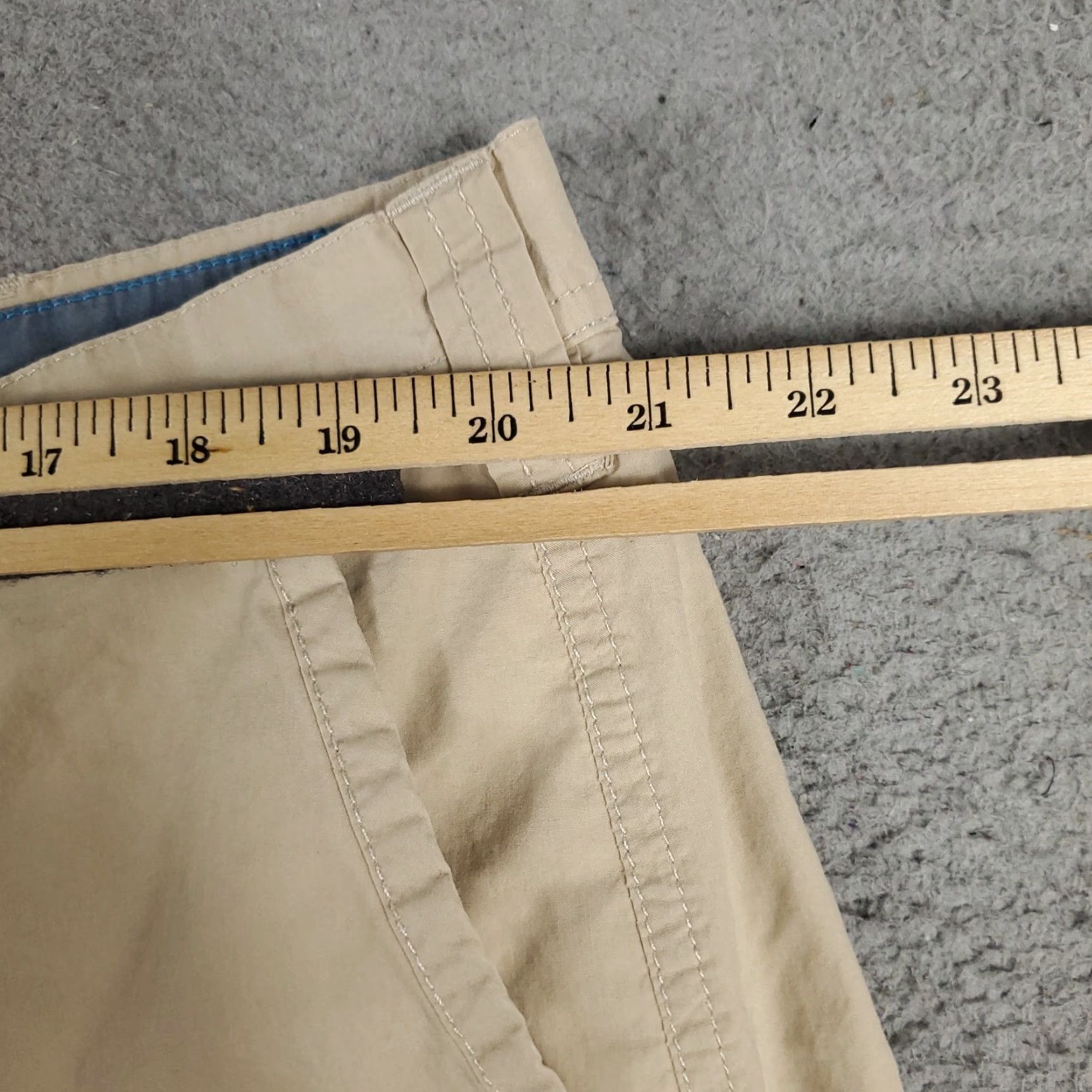 Vintage Vintage Columbia Men's Shorts Size 40 Beige Casual Flat Front Chino Size US 40 / EU 56 - 2 Thumbnail