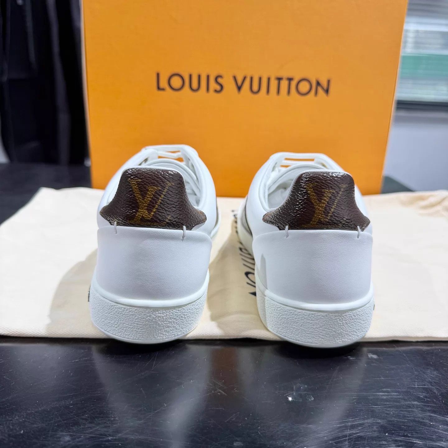 Louis Vuitton LV Frontrow Sneaker Monogram Patchwork White 39 Size US 6 / EU 39 - 4 Thumbnail