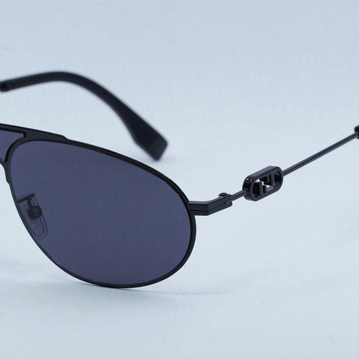Fendi Fendi FE40072U-Y 01A Sunglasses Black Aviator Frame Size ONE SIZE - 2 Thumbnail