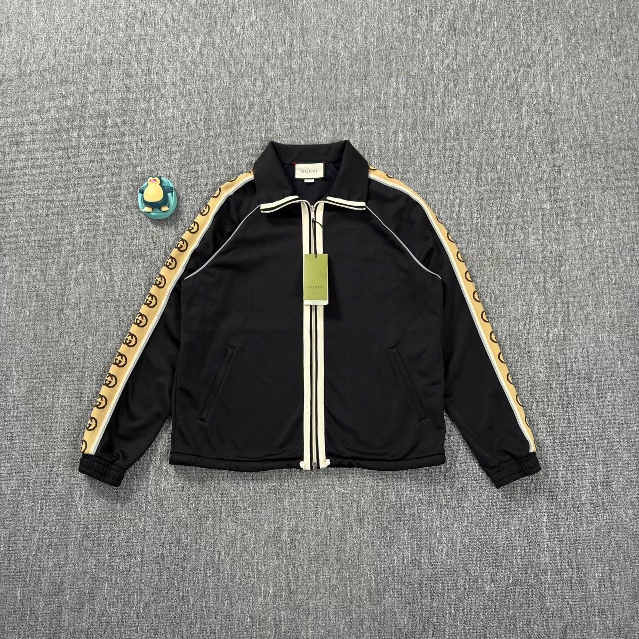 Gucci Gucci 3M Reflective Logo Jacket Size US S / EU 44-46 / 1 - 1 Thumbnail