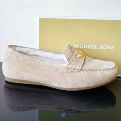 Michael Kors Michael Kors Alexis Closed toe Sherpa Slides Size 7 M