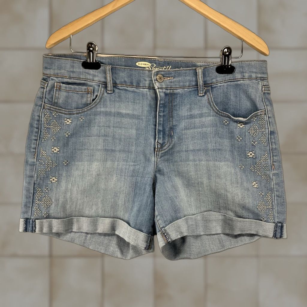 Old Navy Old Navy Women's 90s Sweetheart Jean Shorts Size 12 Mid Rise Cuffed Embroidered Blue 4-Inseam Size 34" / US 12 / IT 48 - 1 Thumbnail