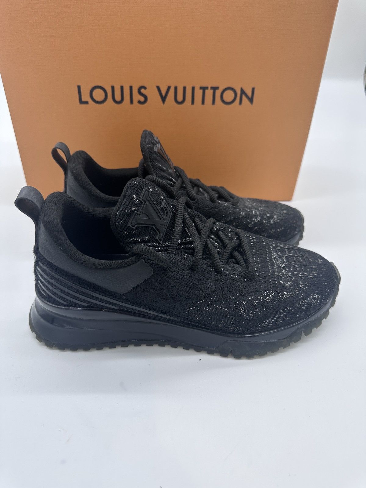 Louis Vuitton Louis Vuitton VNR Sneaker Size 5 Lv 6 USA Unisex Brand New Size US 5 / IT 35 - 6 Thumbnail