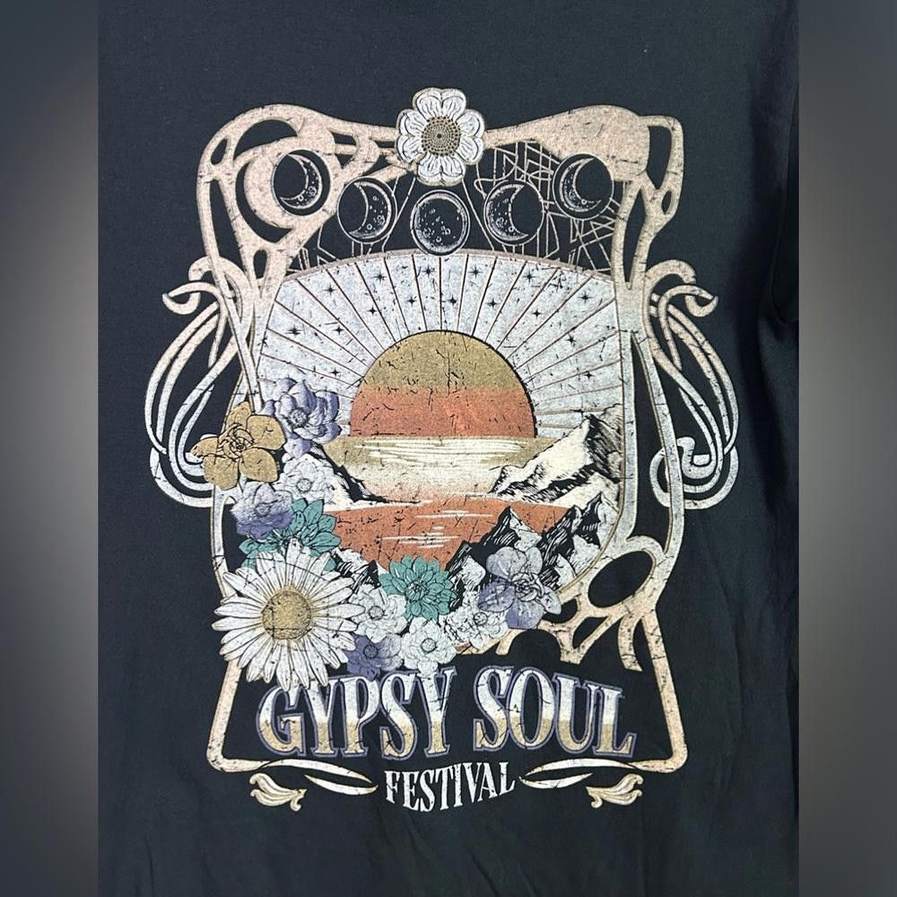Designer Tree Hugger l Gypsy Soul Festival Boho Graphic Tee Small Size S / US 4 / IT 40 - 6 Thumbnail