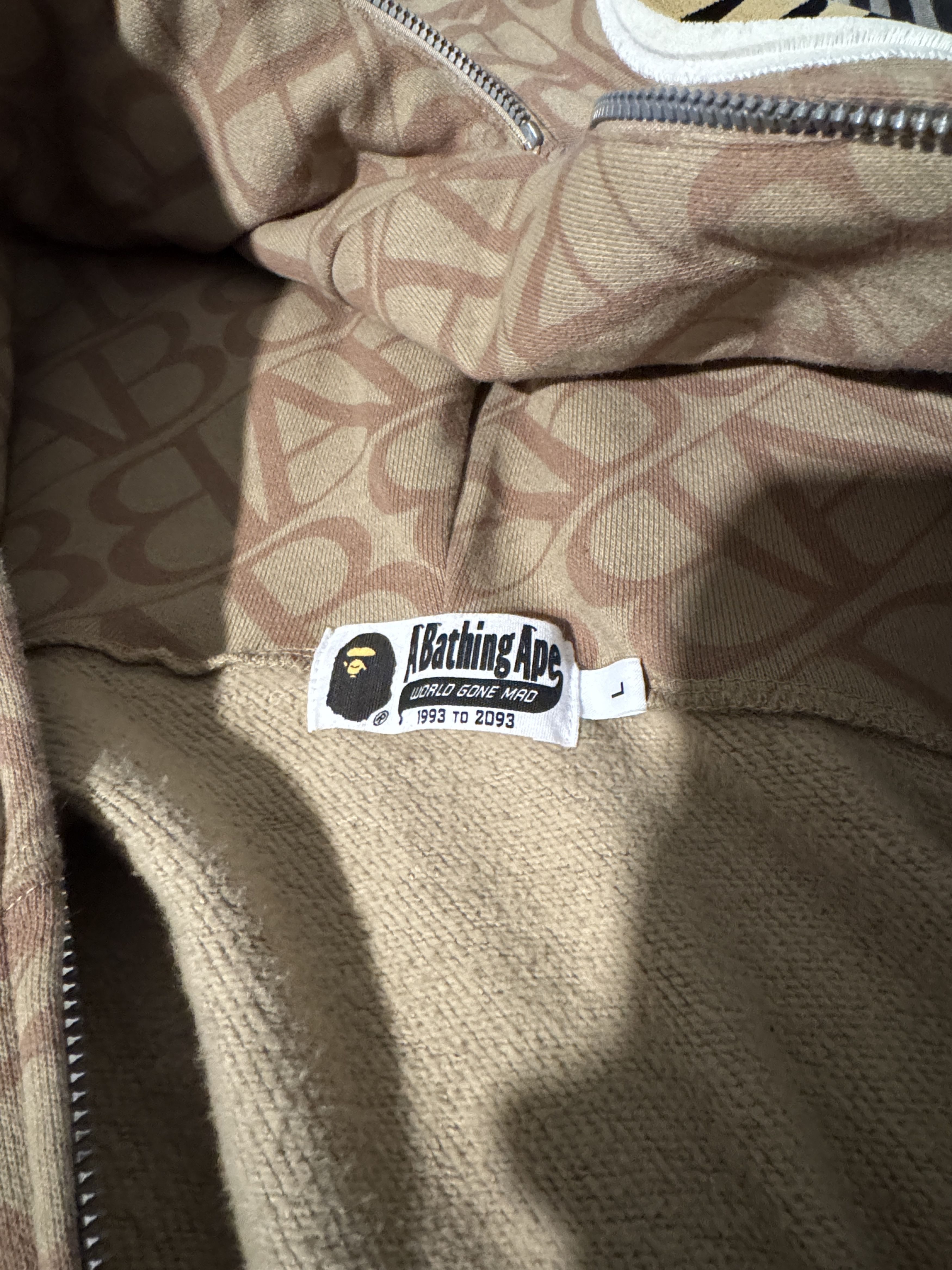 Bape Bape Sport Monogram Shark Hoodie Beige Size US L / EU 52-54 / 3 - 6 Thumbnail