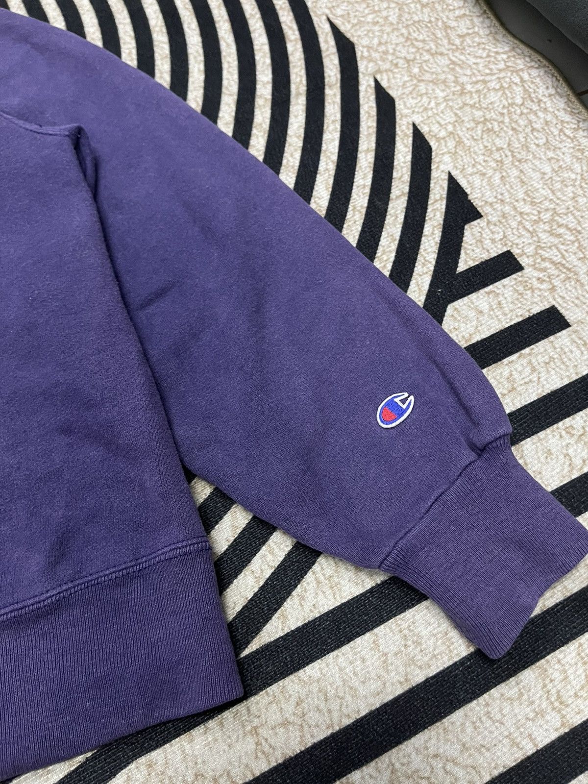 Champion 90s CHAMPION BIG PRINT SWEATSHIRT DISTRESSED Size US M / EU 48-50 / 2 - 6 Thumbnail