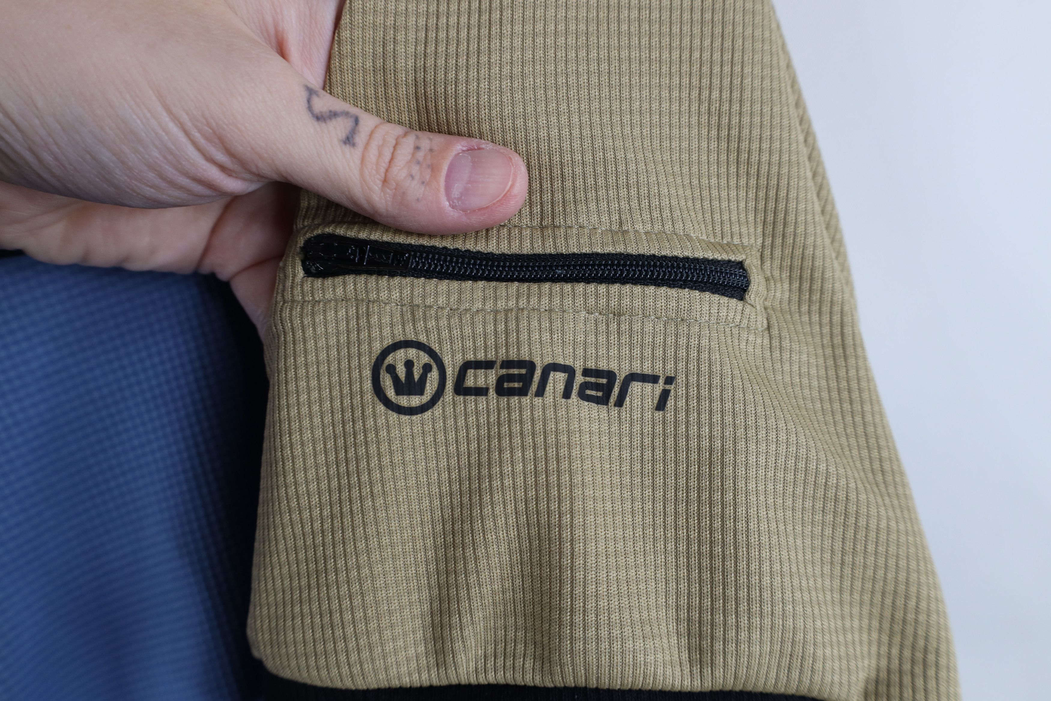 Canari Vintage 90s Canari Knit Bicycle Cycling Jersey Shirt USA Size US L / EU 52-54 / 3 - 4 Thumbnail