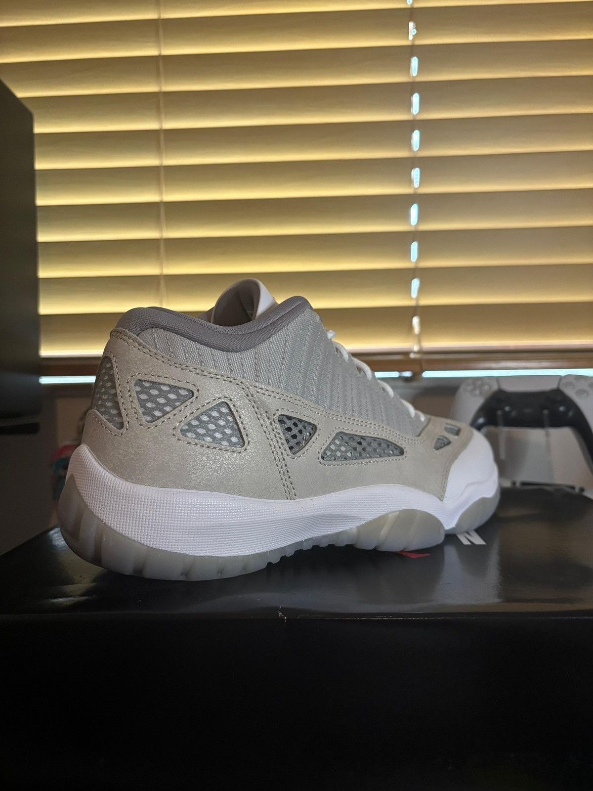 Jordan Brand Nike Air Jordan 11 Retro Low IE Size US 11 / EU 44 - 9 Thumbnail