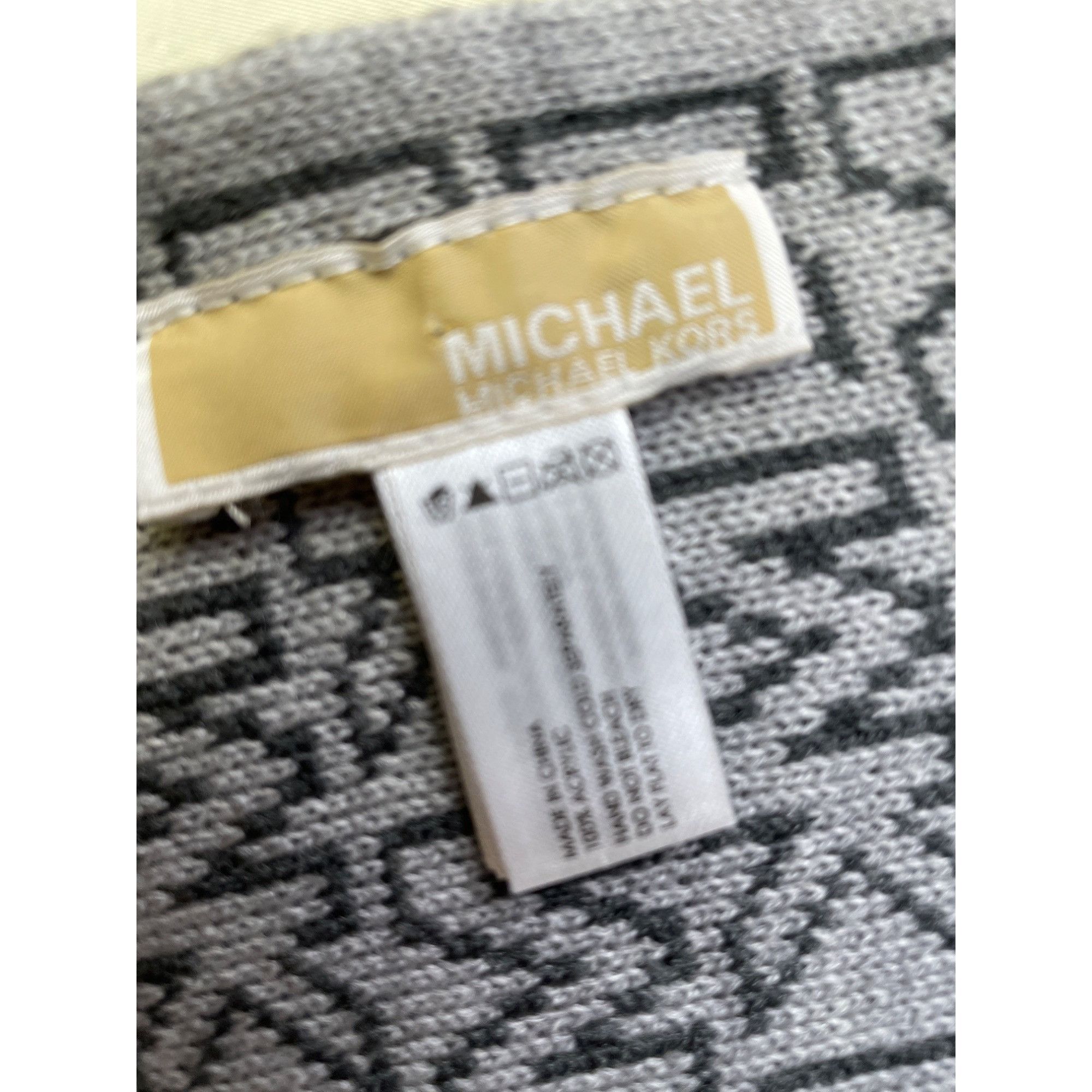 Michael Kors Michael Kors Unisex Gray Hat & Scarf 64" x 10 SKU 4823 Size ONE SIZE - 5 Thumbnail