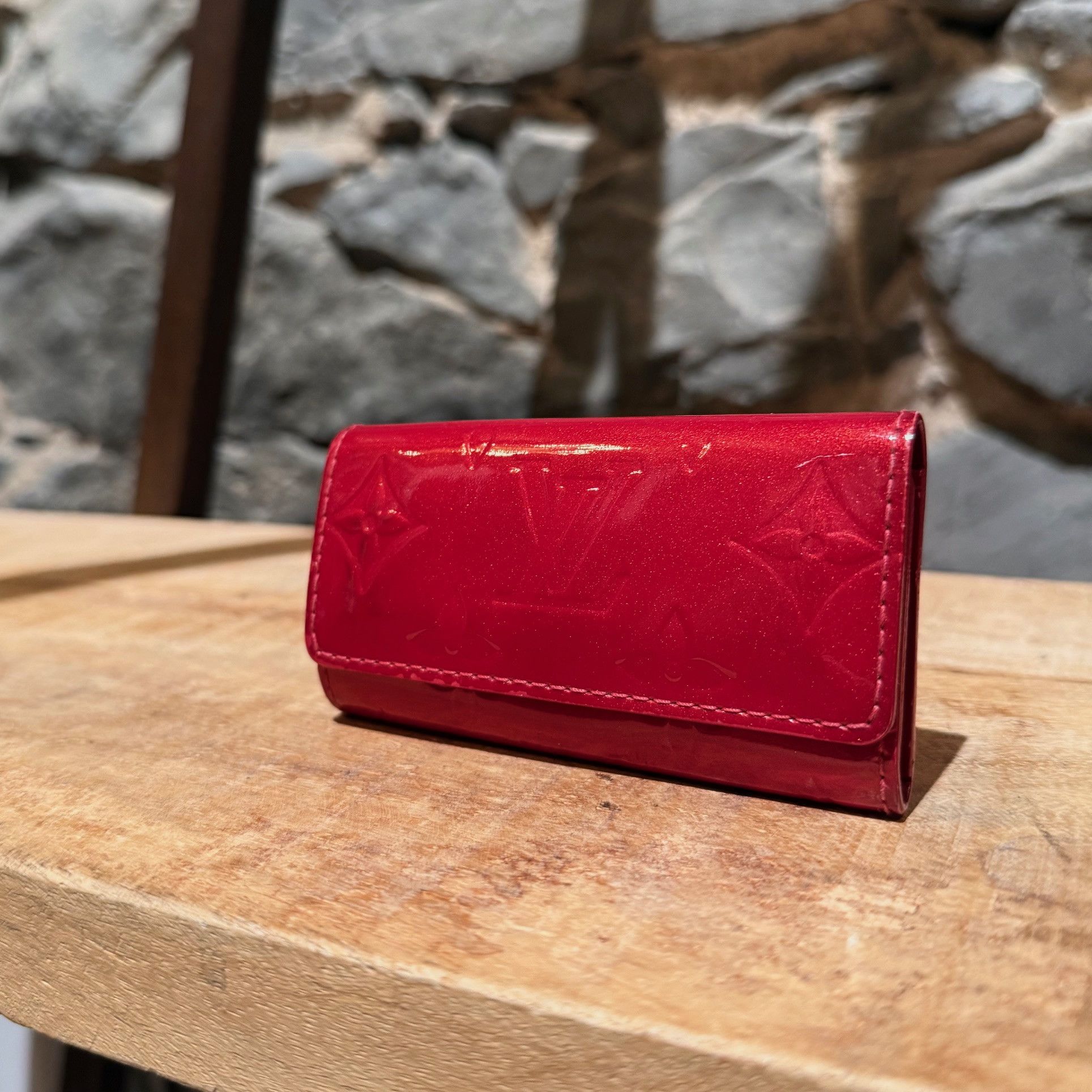 Louis Vuitton Louis Vuitton Vintage Red Vernis Monogram 4 Key Holder Size ONE SIZE - 2 Thumbnail