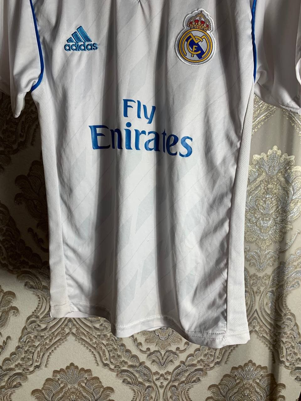 Vintage VERY RARE ADIDAS FC REAL MADRID SPAIN SOCCER JERSEY RETRO Size US S / EU 44-46 / 1 - 3 Thumbnail