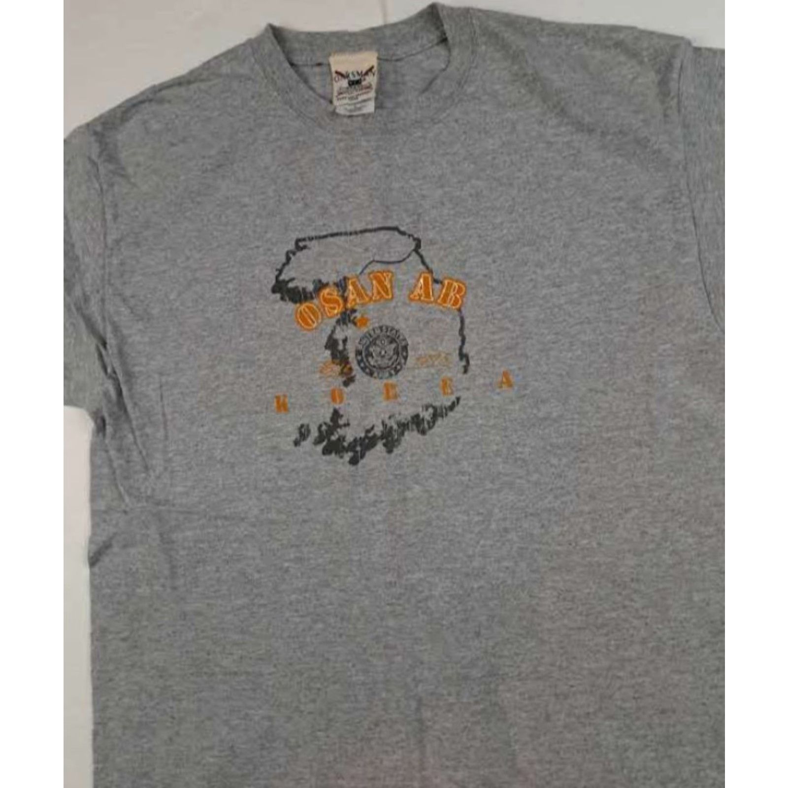 Vintage OSAN-AB Korea Air Force Base T-Shirt L by Oarsman Men Short Sleeve Gray Military 28in Long Pit to Pit 21in Regular Fit Size US L / EU 52-54 / 3 - 4 Thumbnail