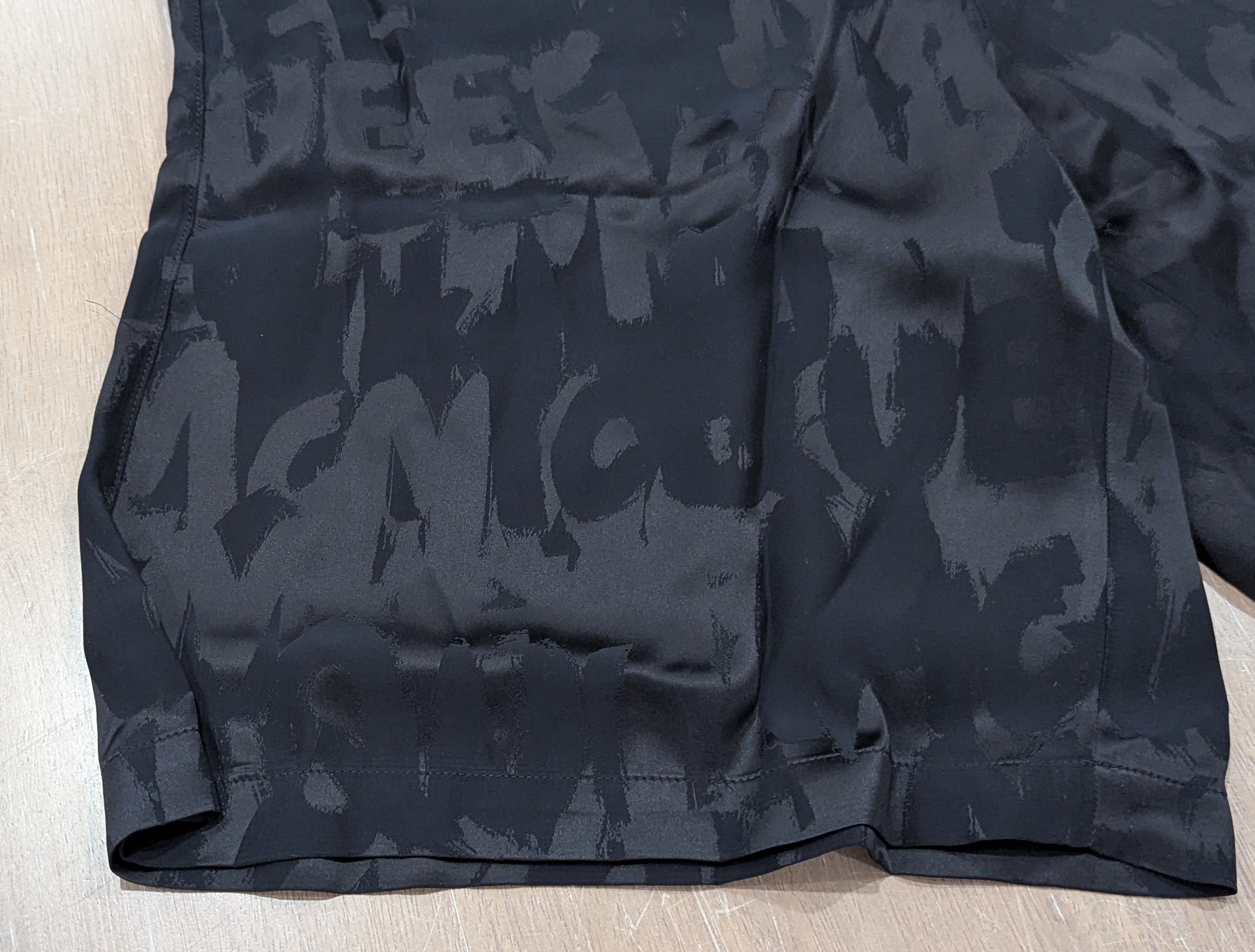 Alexander McQueen Alexander McQueen Logo Print Satin Shorts Black 48 US 32 Size US 32 / EU 48 - 3 Thumbnail