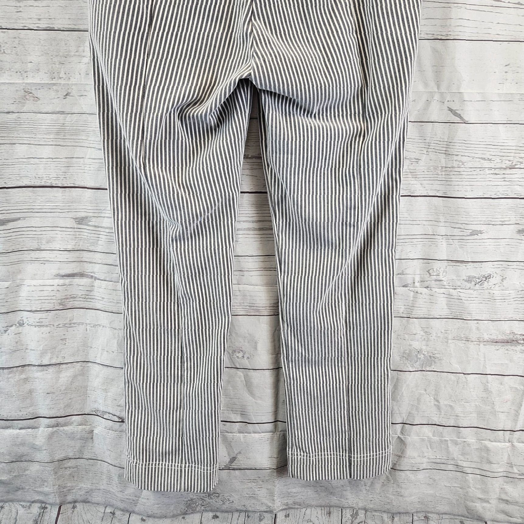 Joseph Ribkoff VINTAGE Joseph Ribkoff Womens Cropped Pants Sz 2 Gray White Stripe Pull On Mid Rise Size 26" / US 2 / IT 38 - 5 Thumbnail