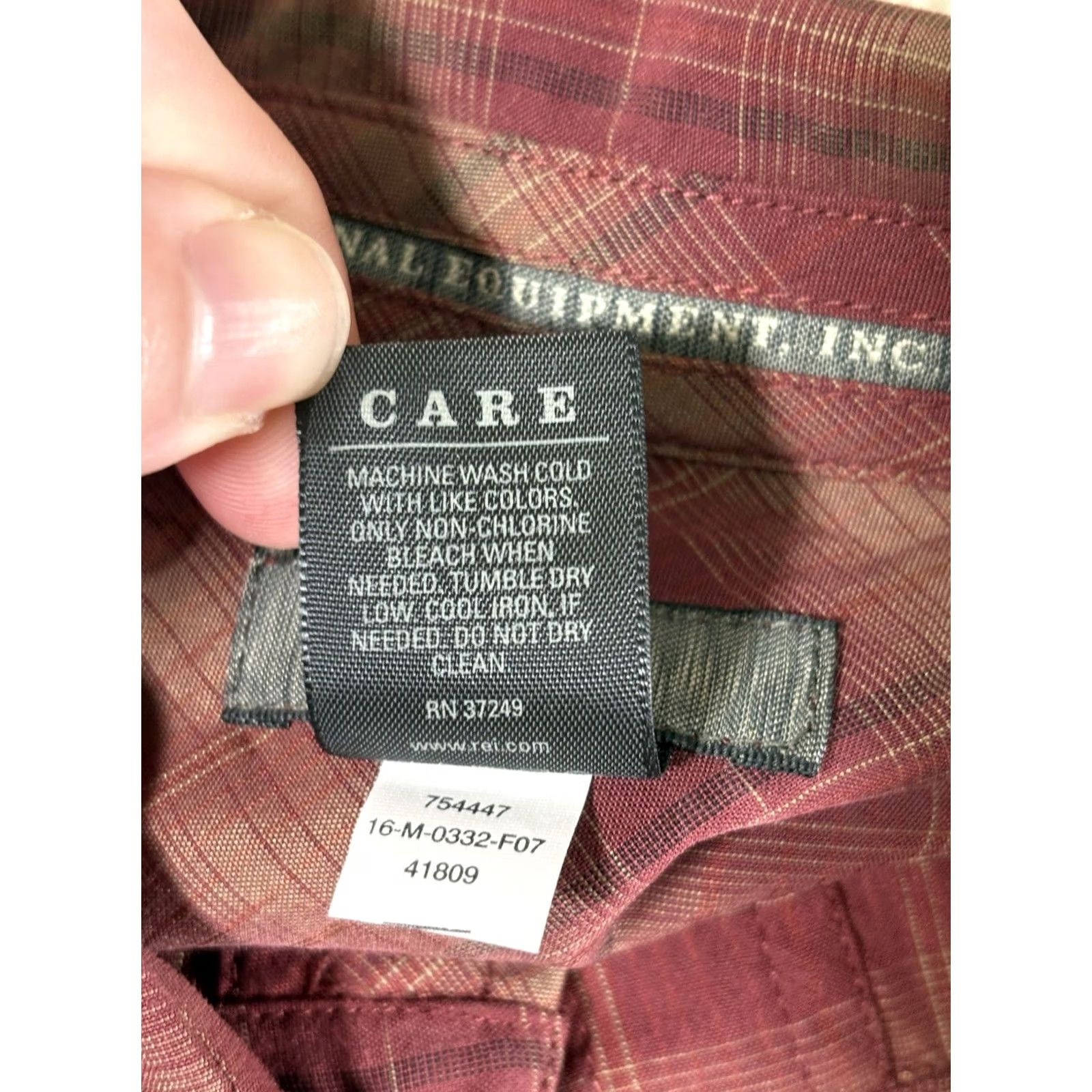 Vintage VINTAGE REI Button Down Long Sleeve Shirt Red Plaid Outdoors Men’s Size Large Shirt Size US L / EU 52-54 / 3 - 6 Thumbnail