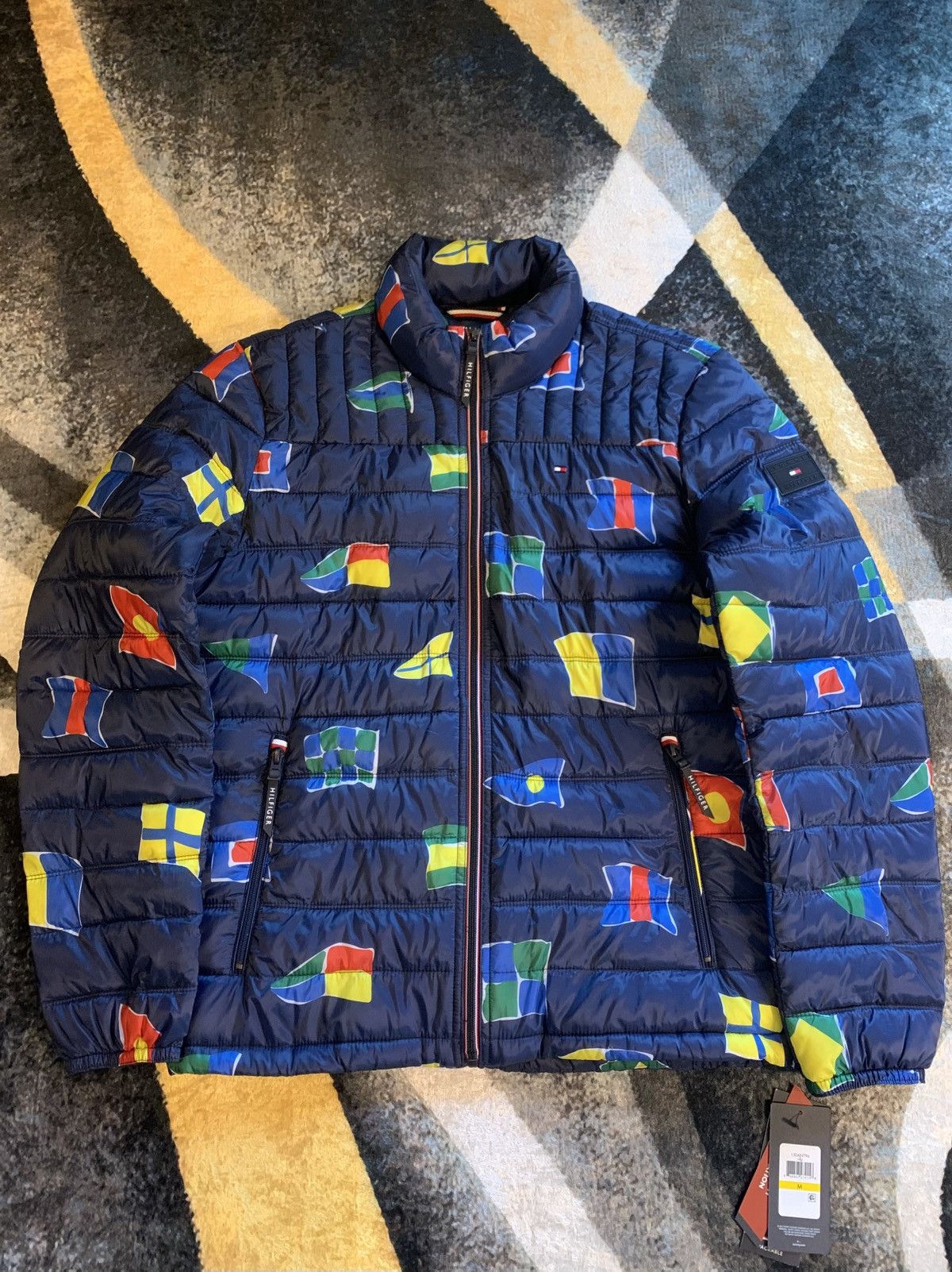 Tommy Hilfiger Tommy Hilfiger Puffer Jacket Flags Size ONE SIZE - 1 Thumbnail