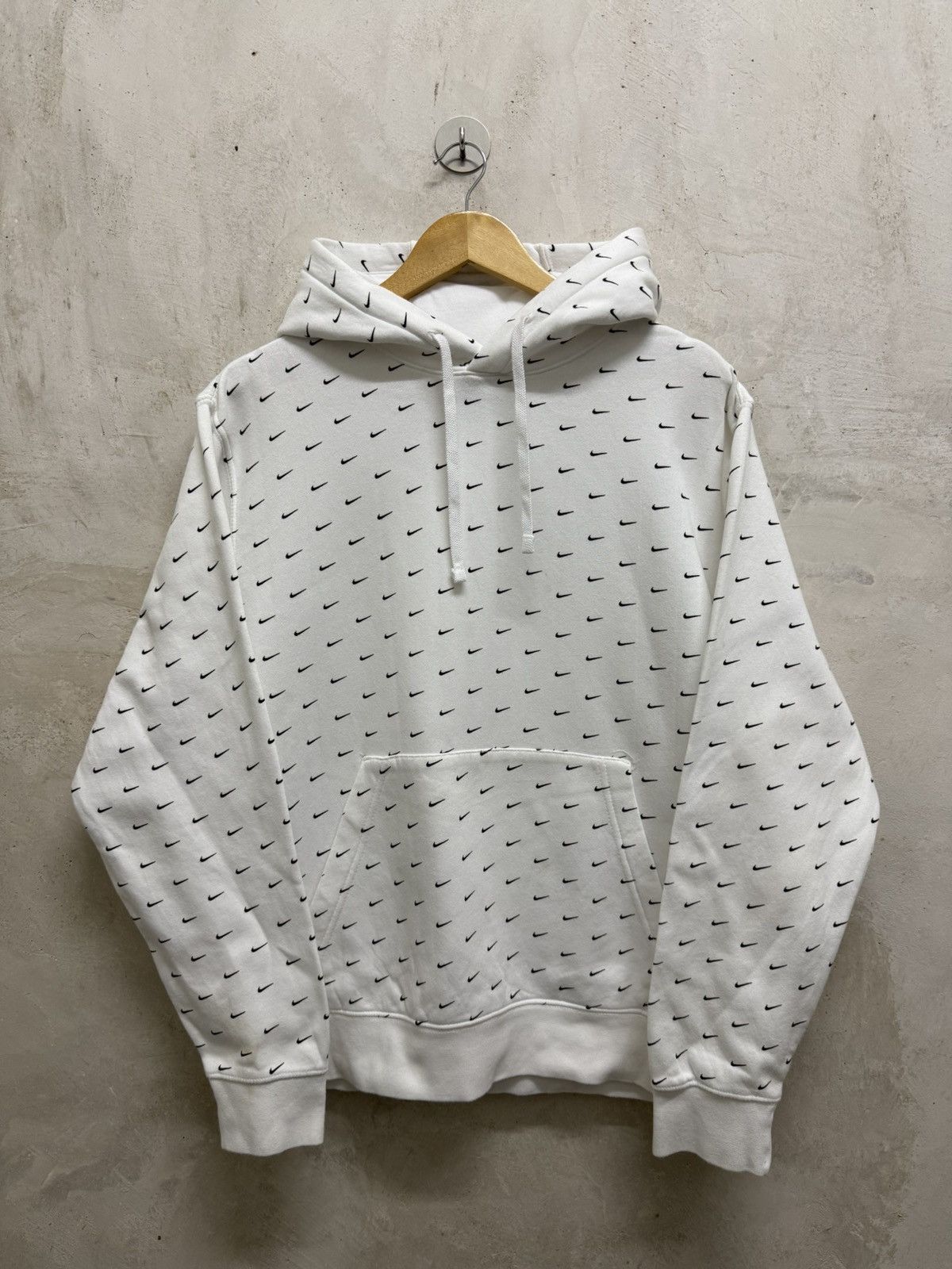 Nike Nike All Over Print Swoosh Logo Hoodie Size US L / EU 52-54 / 3 - 1 Thumbnail