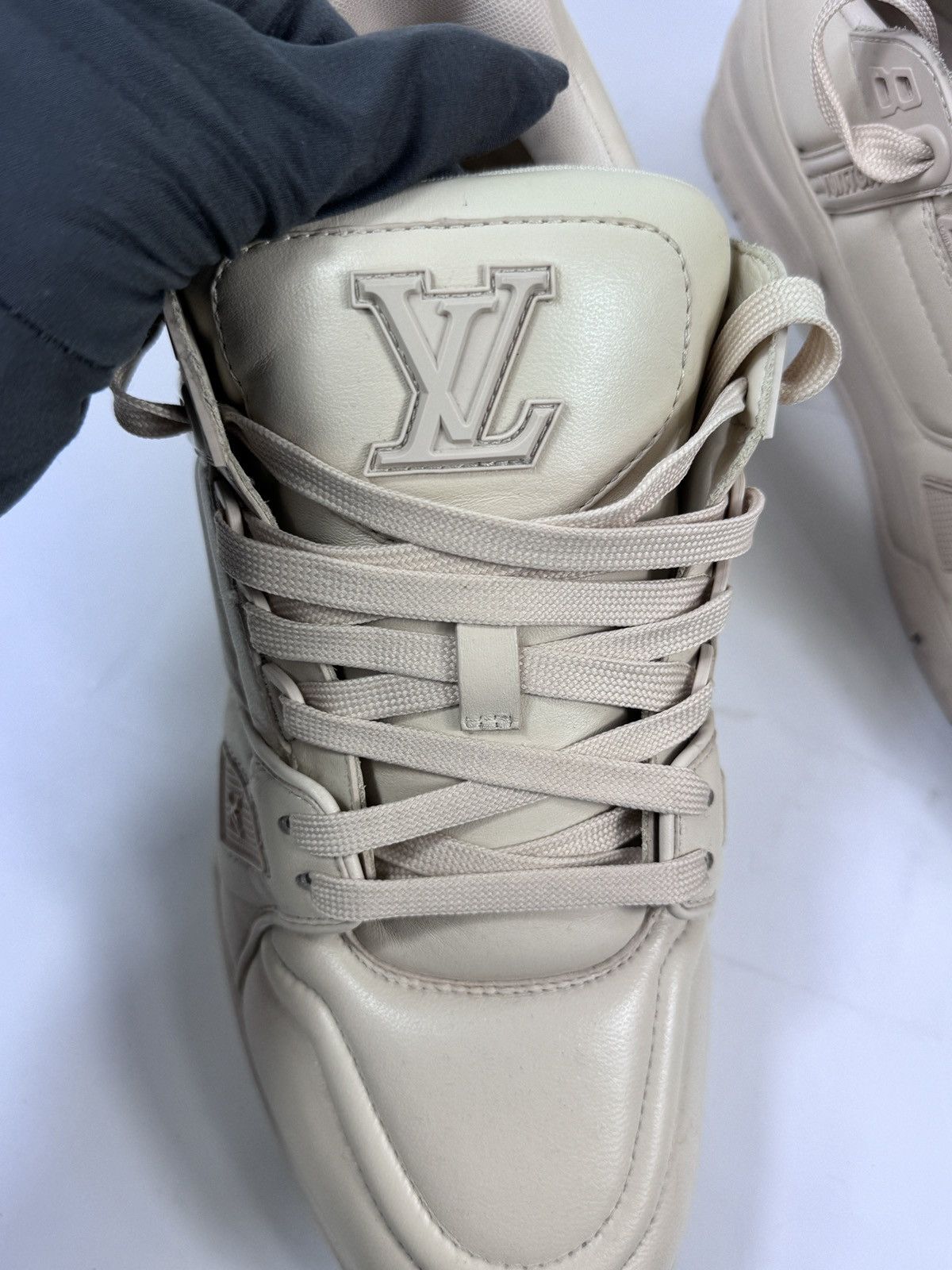 Louis Vuitton LV LOW TOP SOFT LEATHER SNEAKERS Size US 8 / EU 41 - 7 Thumbnail