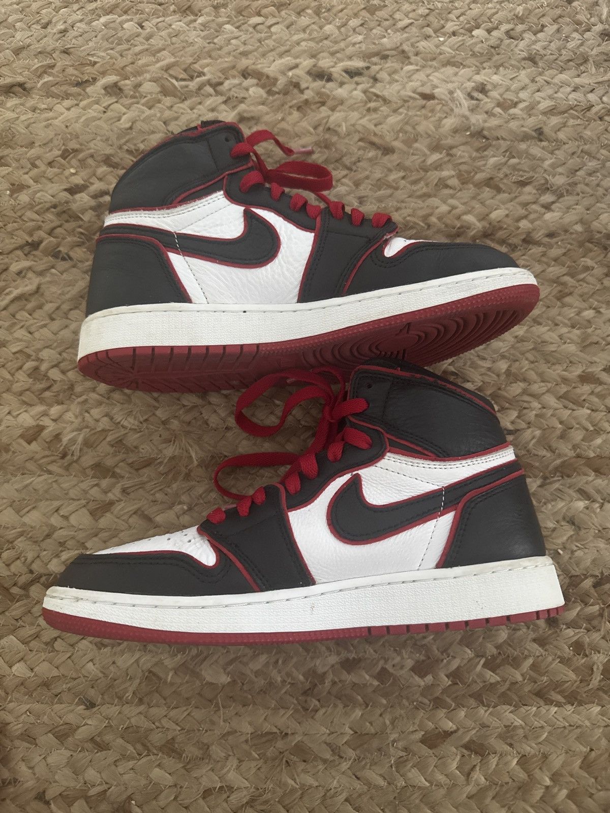 Nike Jorda 1 Retro High Bloodline Size US 6 / IT 36 - 1 Thumbnail