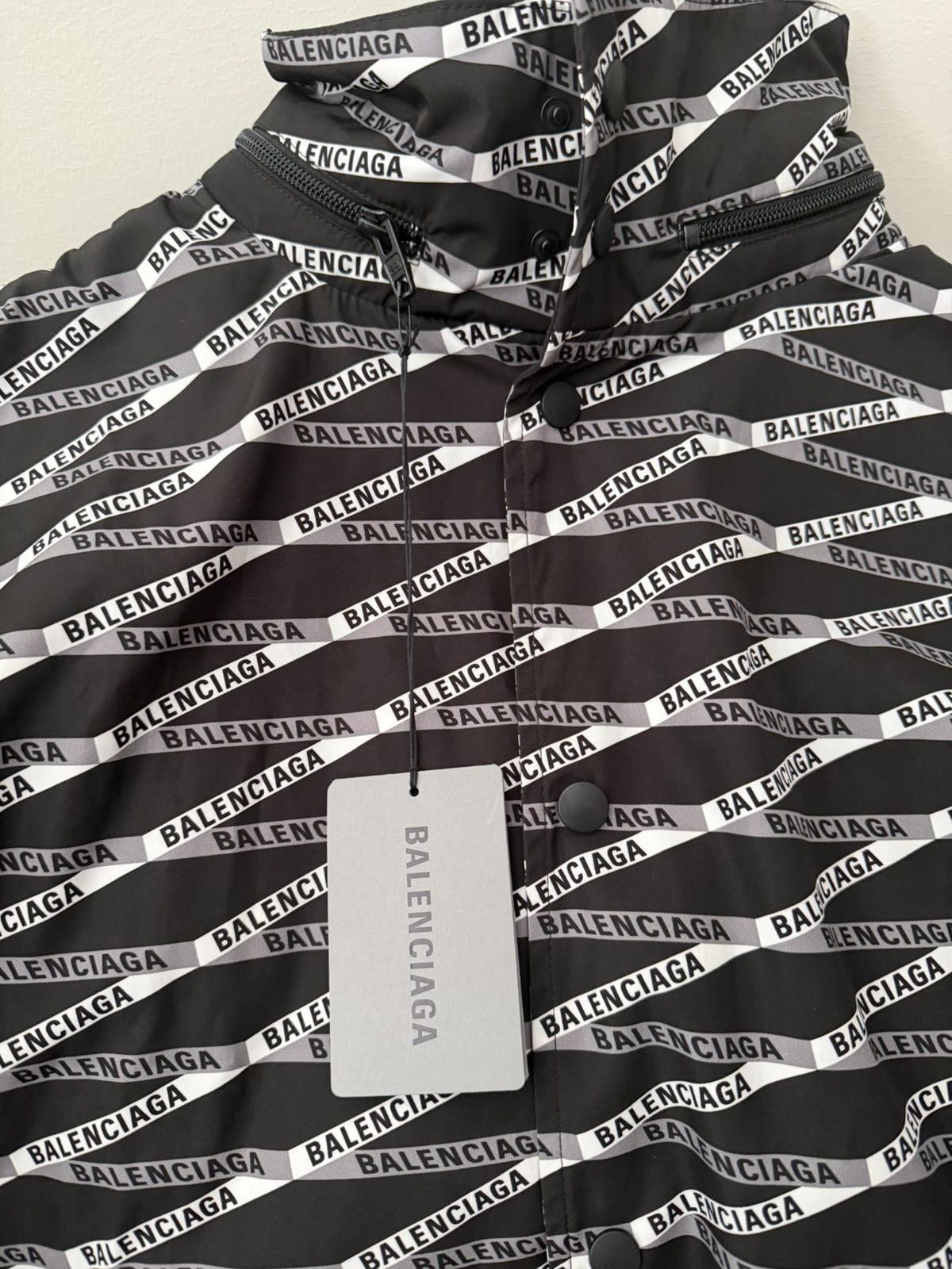 Balenciaga BALENCIAGA all over logo tech windbreaker jacket Size US S / EU 44-46 / 1 - 3 Thumbnail