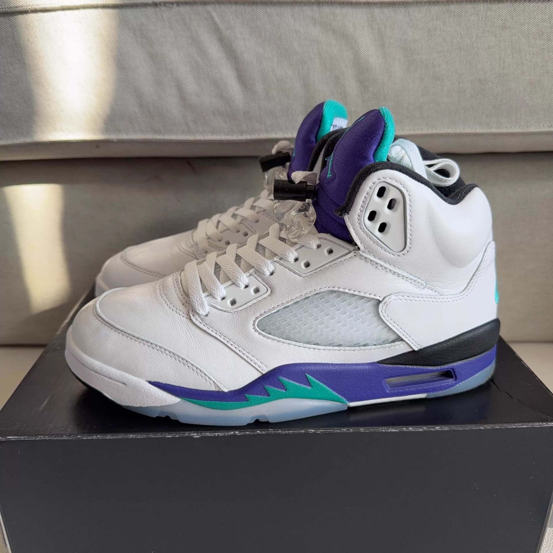 Nike Nike Air Jordan 5 White Grape EUR 41 1 wear Size US 8 / EU 41 - 1 Thumbnail