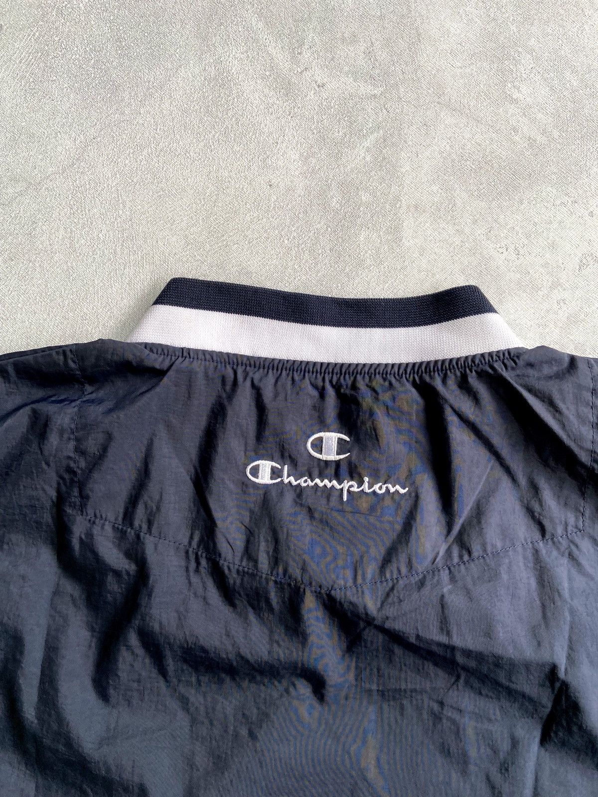 Champion Vintage Champion 90’s V Neck Nylon Jacket Size US L / EU 52-54 / 3 - 4 Thumbnail